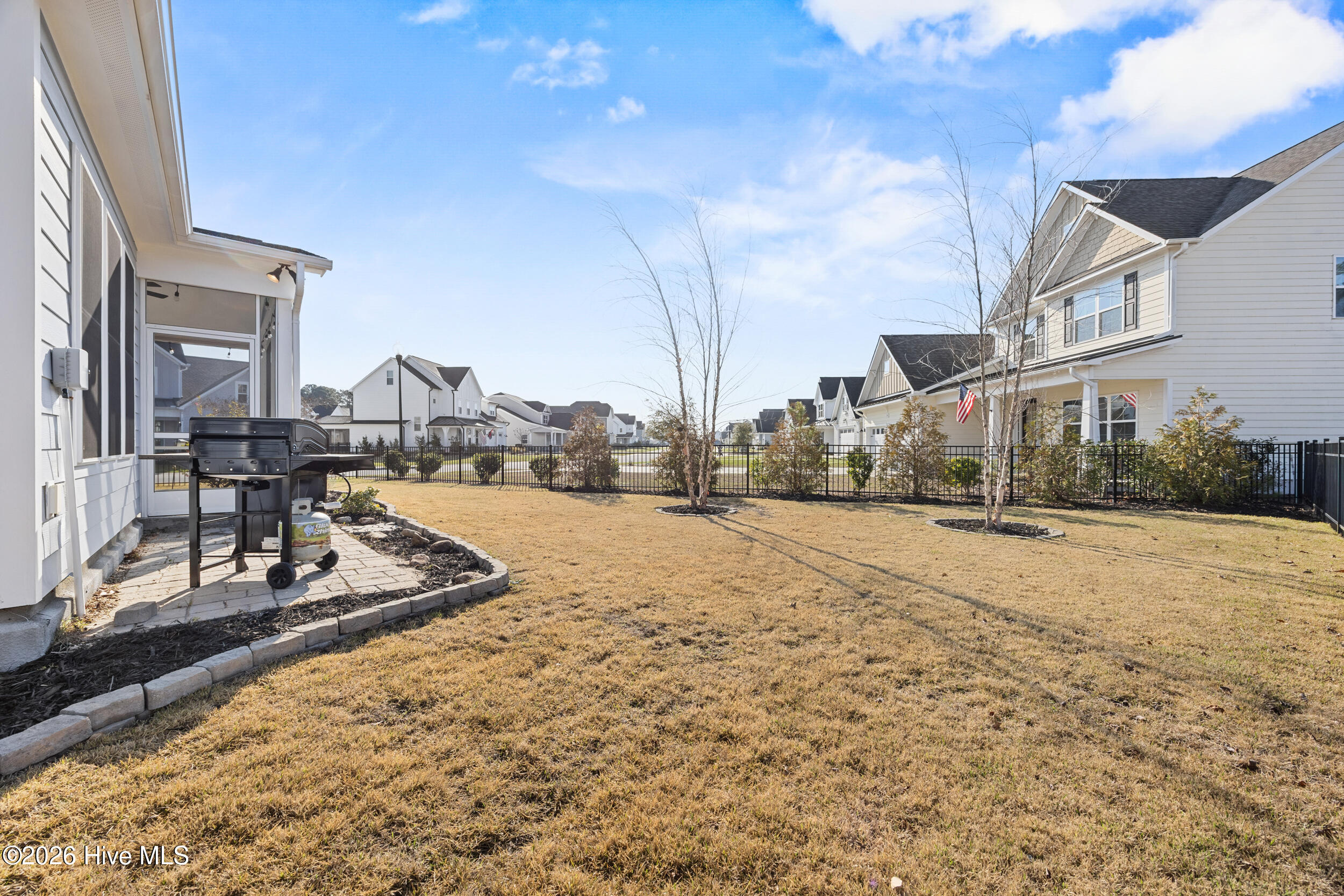 100560002 | Photo 42