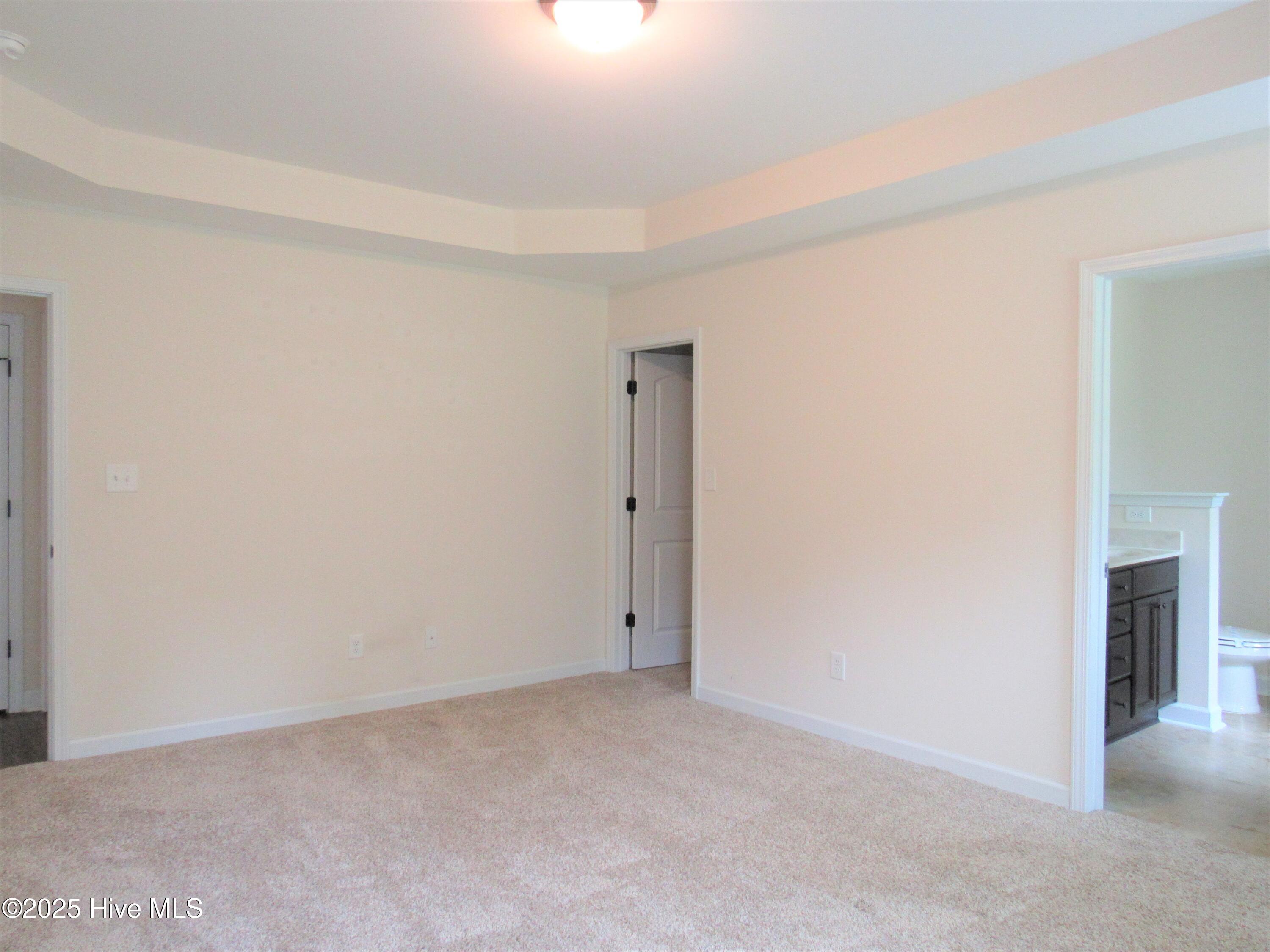 100545950 | Photo 24