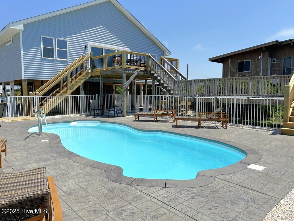 100533817 | Photo 51