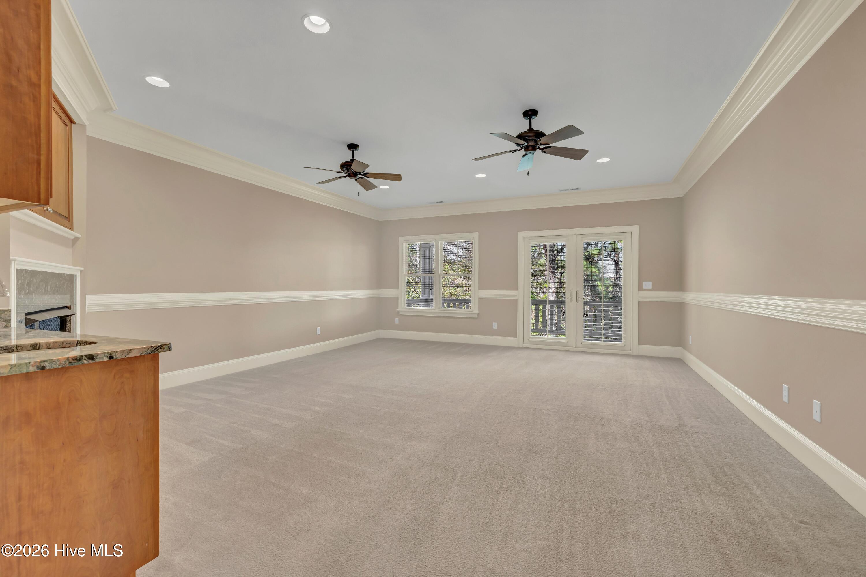 100556623 | Photo 36