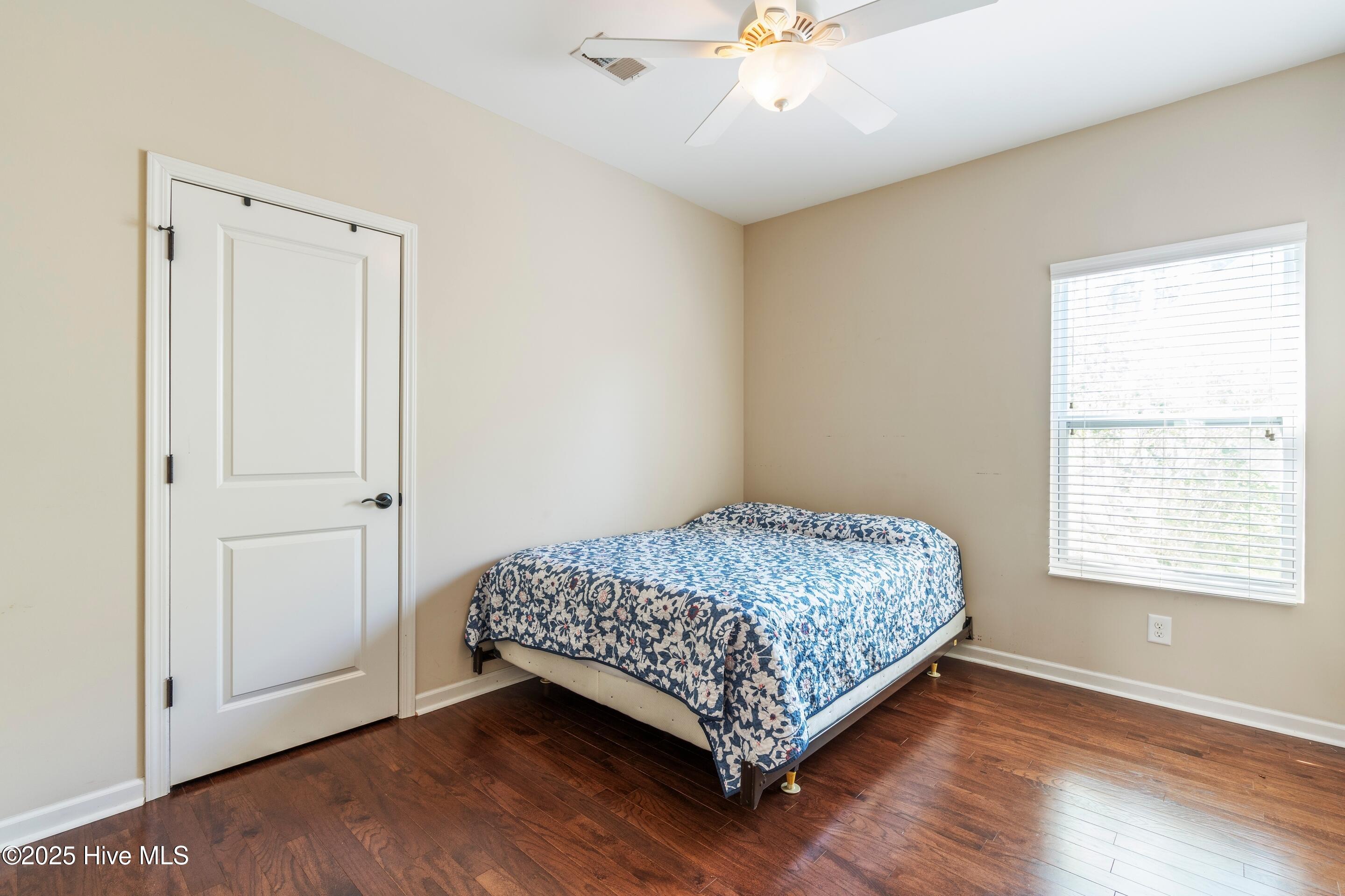 100522432 | Photo 50