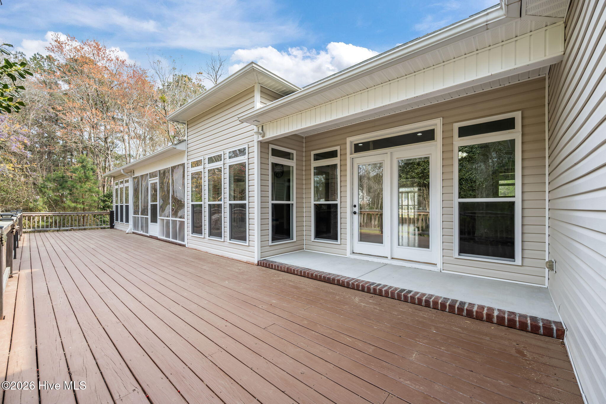 100562533 | Photo 53