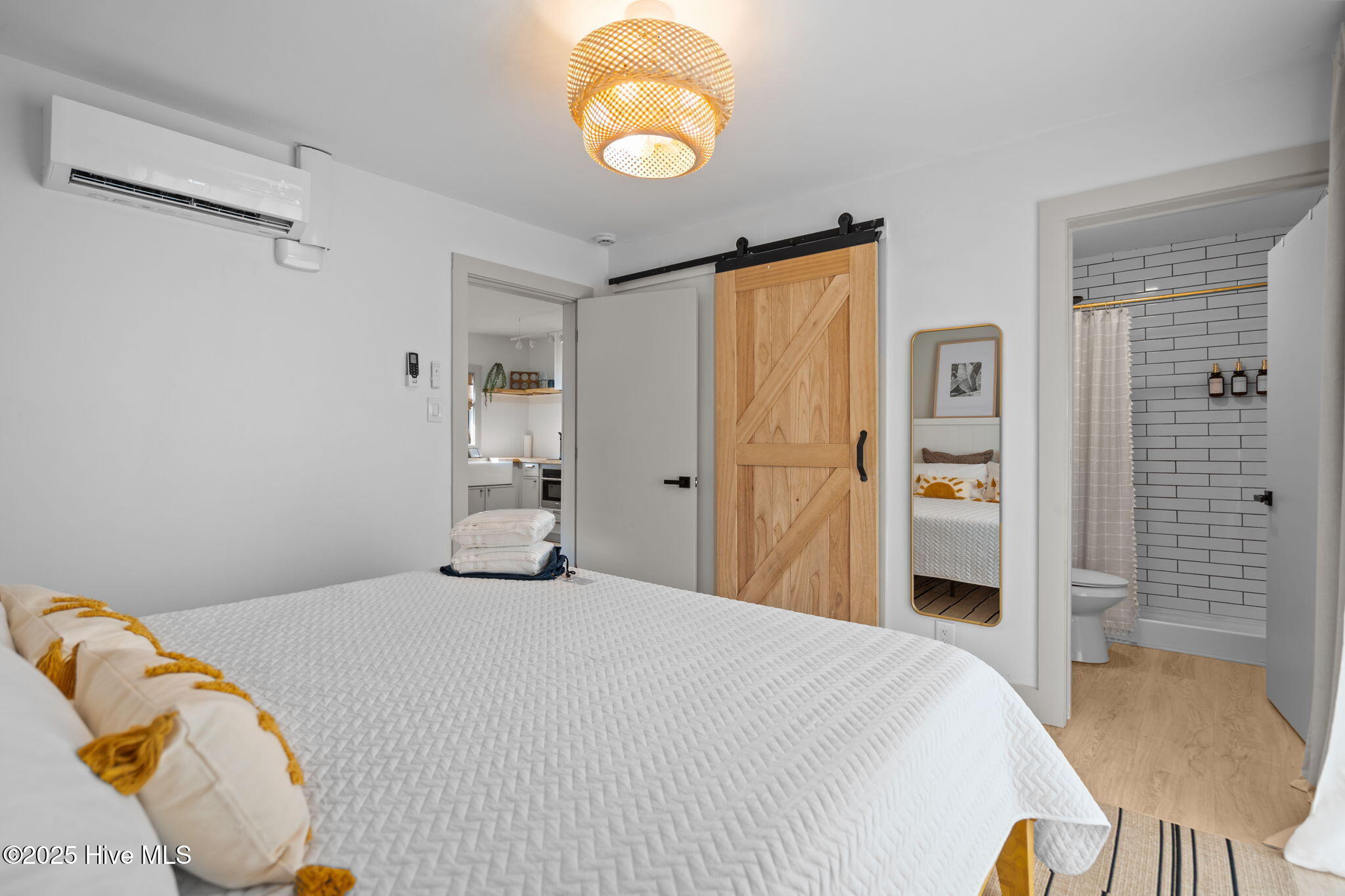 100534749 | Photo 57