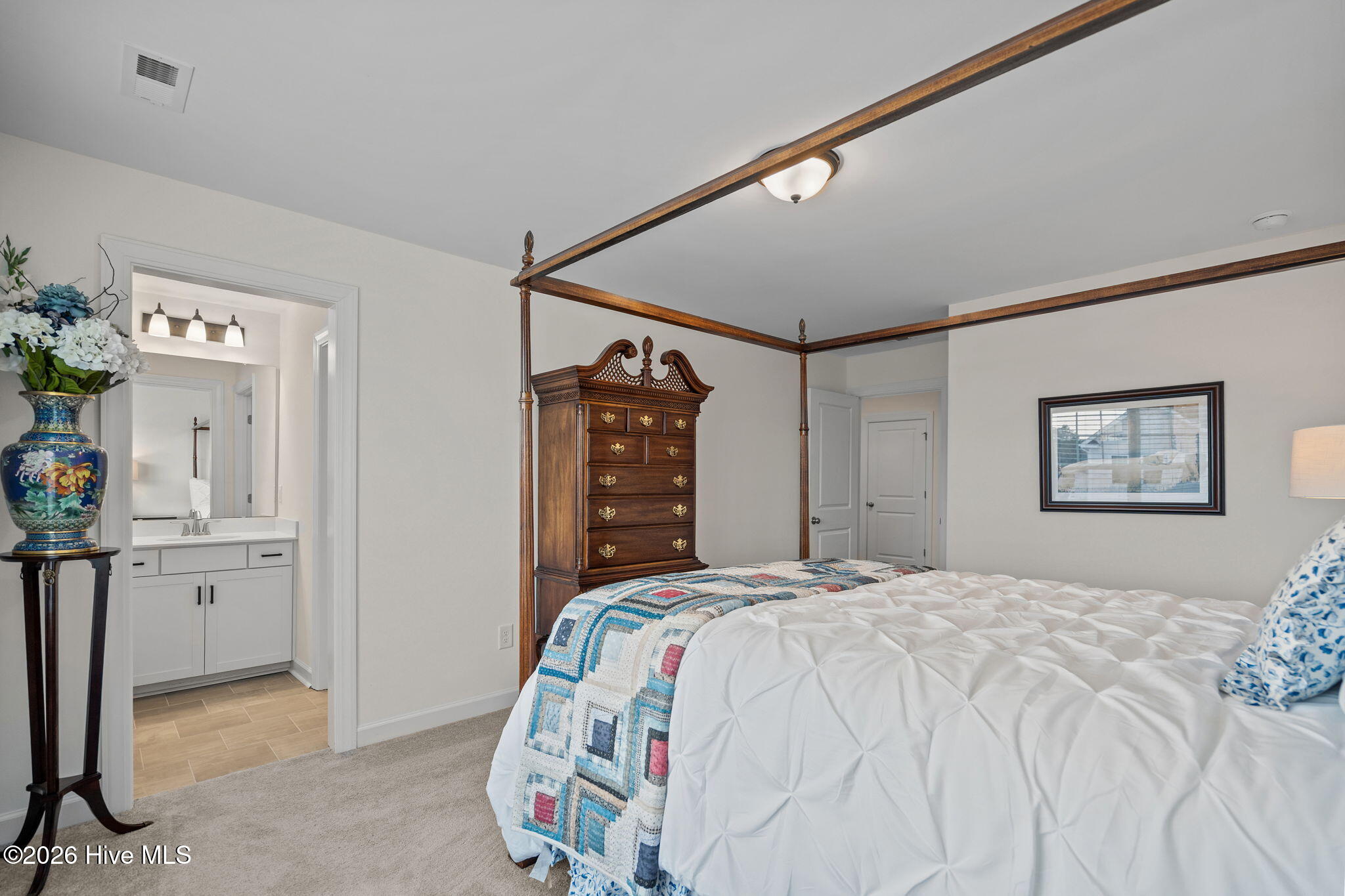 100562858 | Photo 42