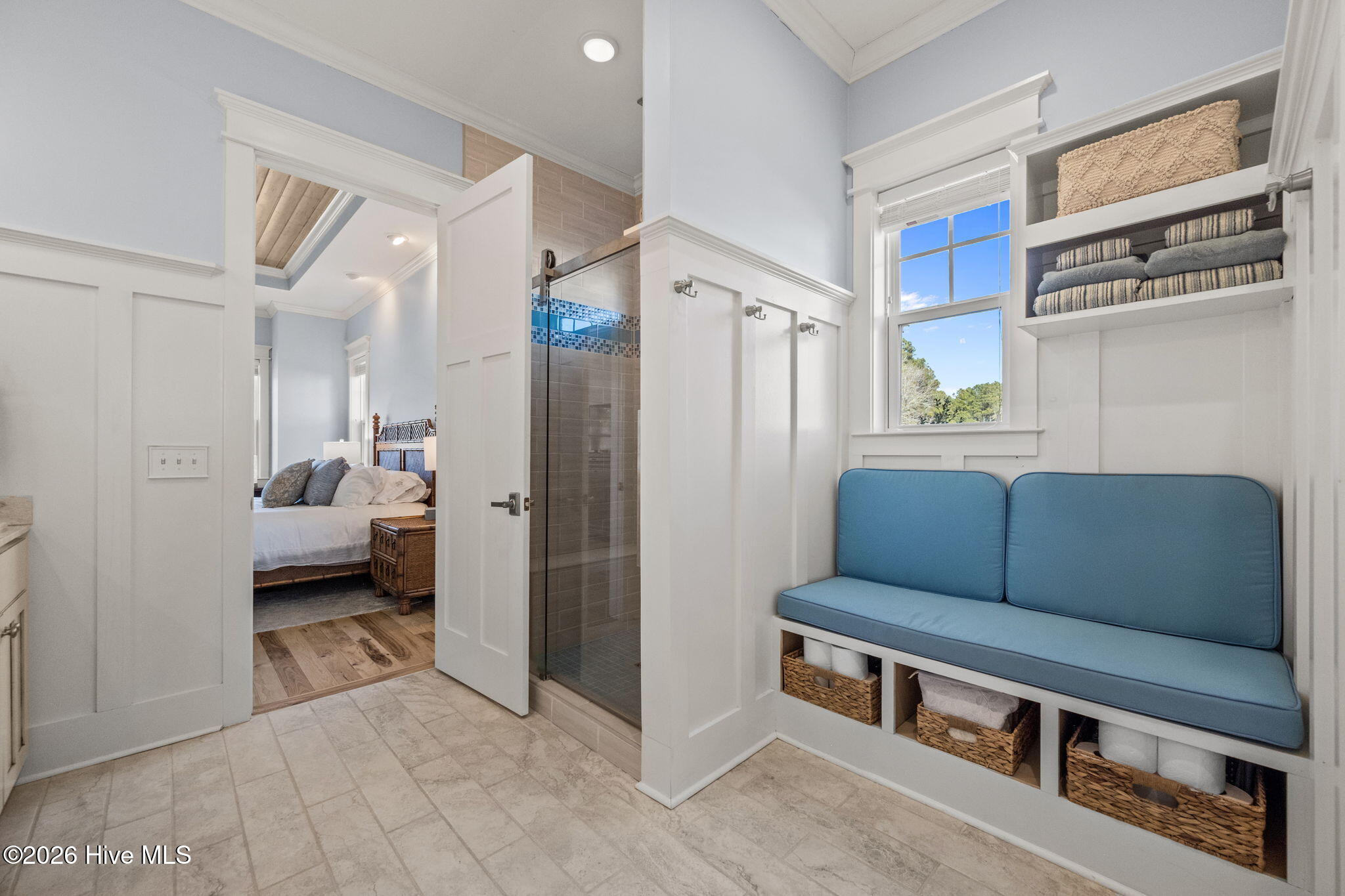 100554318 | Photo 35