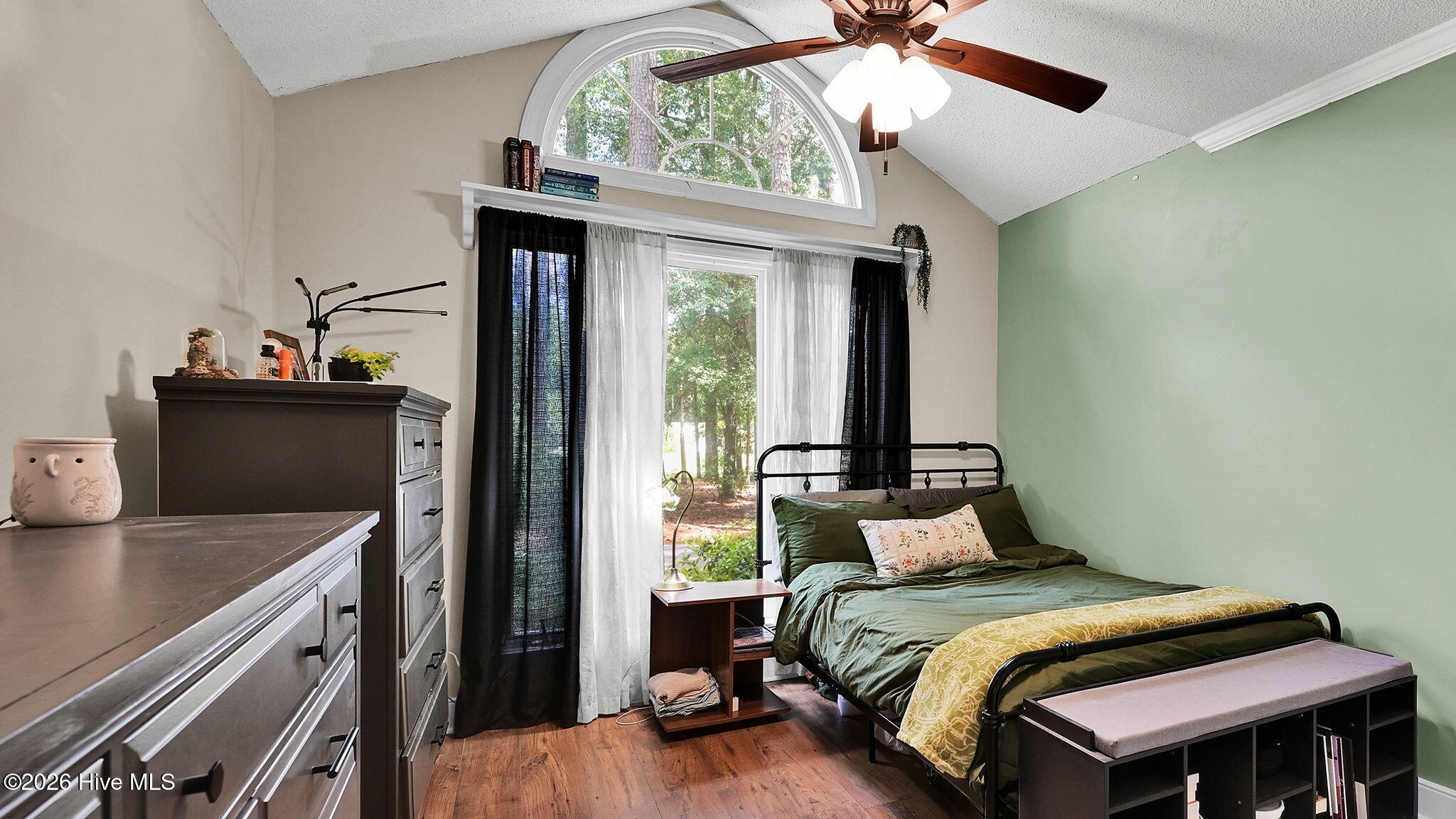 10-web-or-mls-1251 West Acres Lane-23