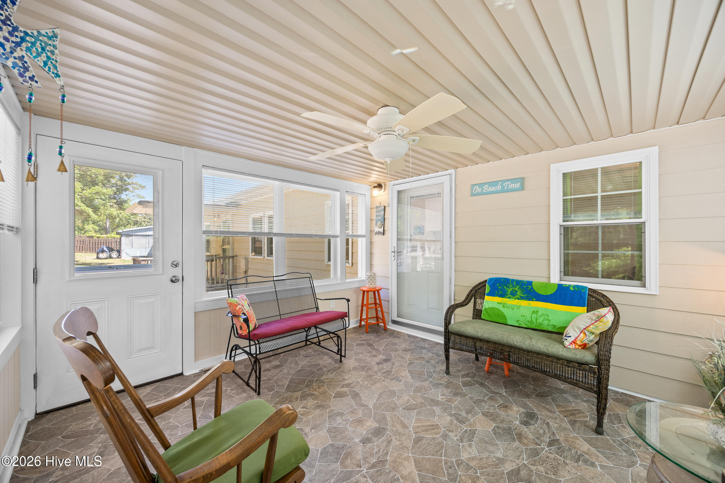 100567287 | Photo 33