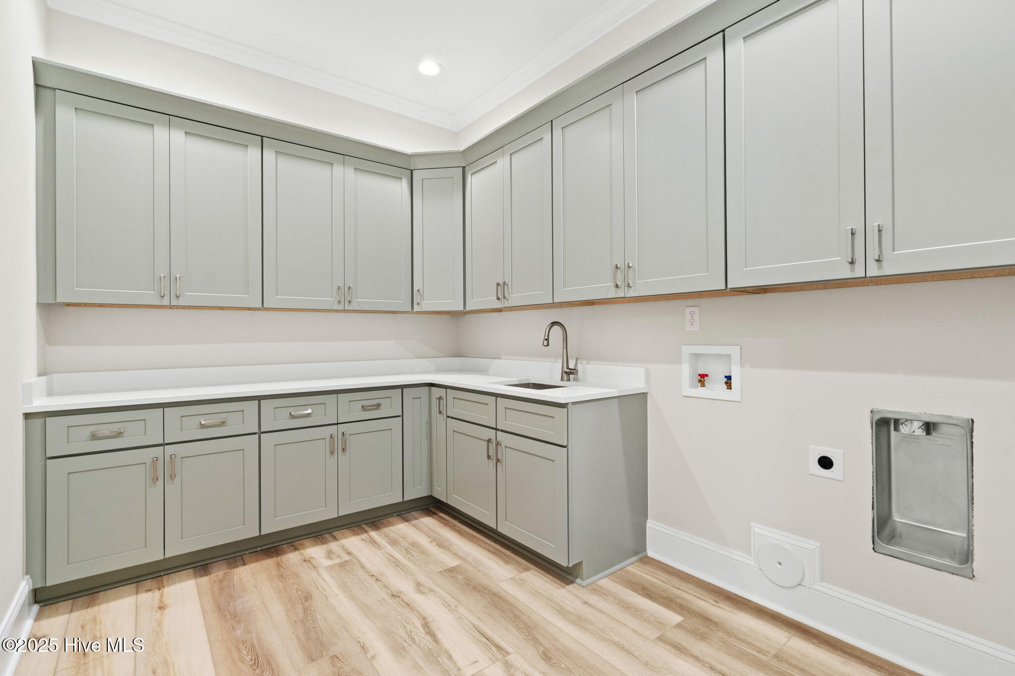 100525114 | Photo 40