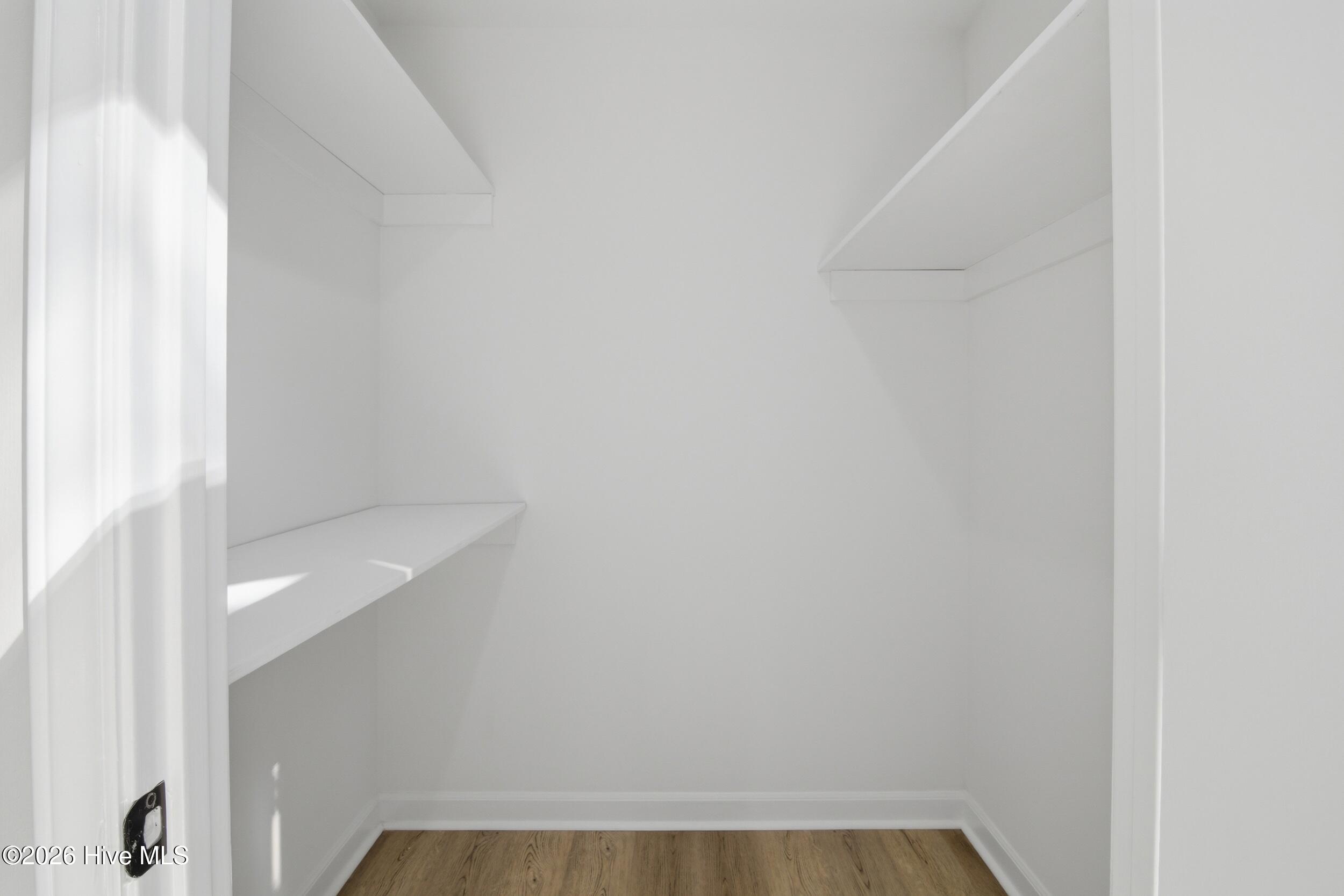 100553868 | Photo 37