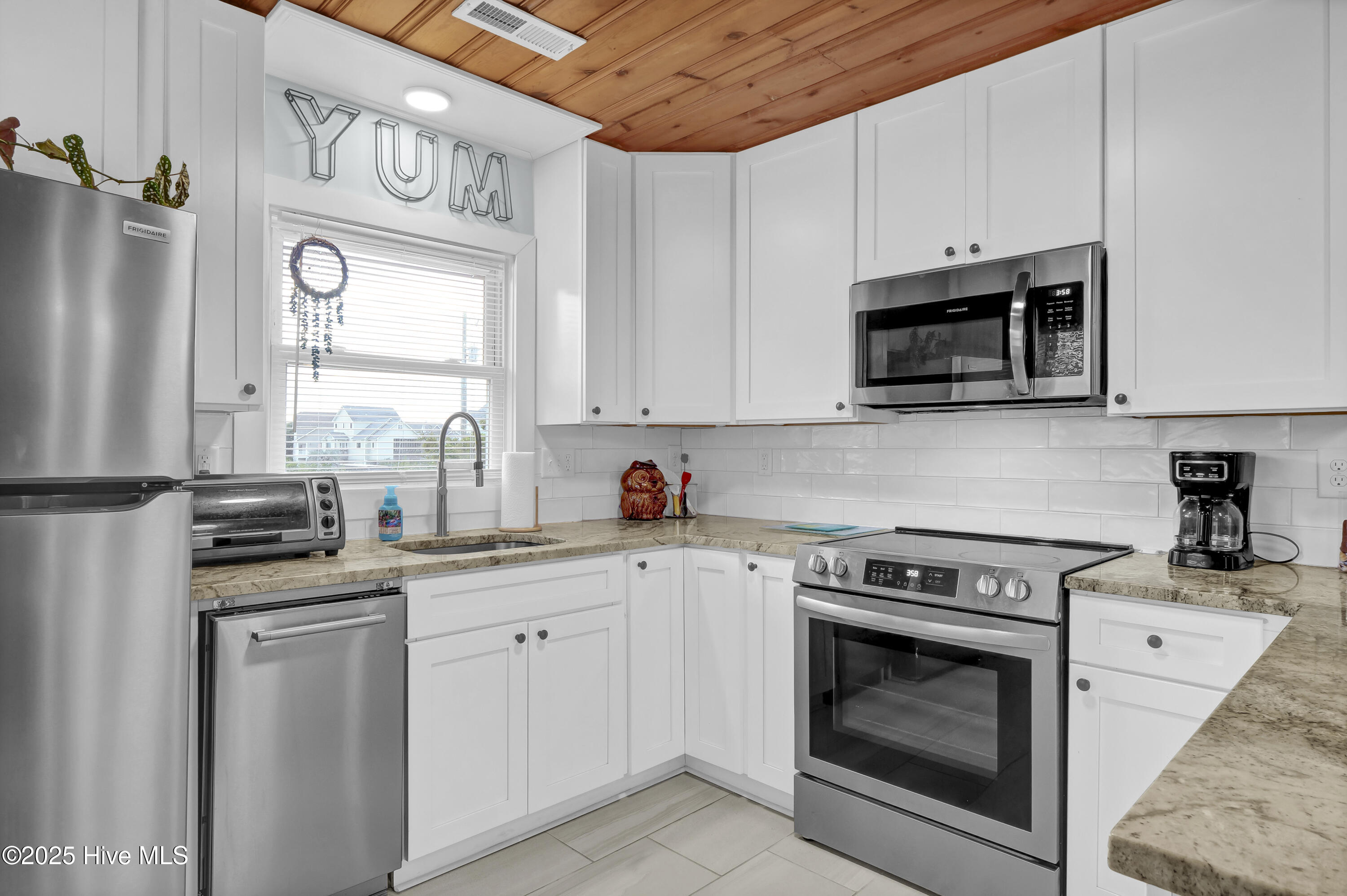 100544276 | Photo 14