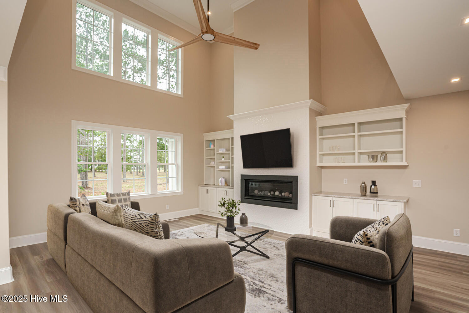 100518368 | Photo 16