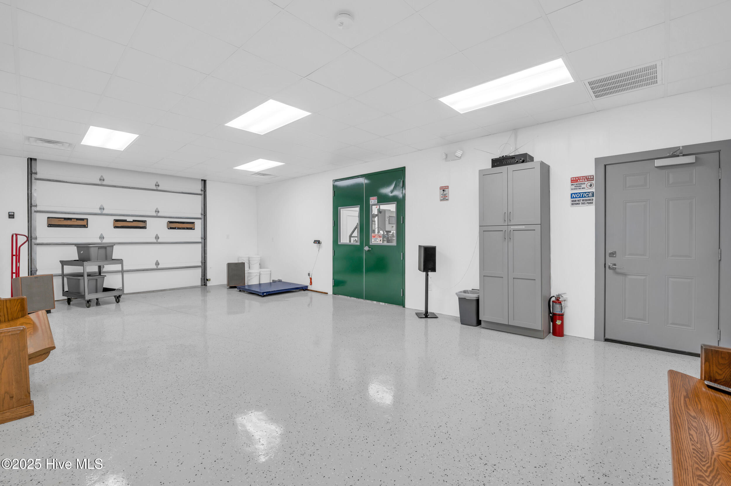 100532115 | Photo 47