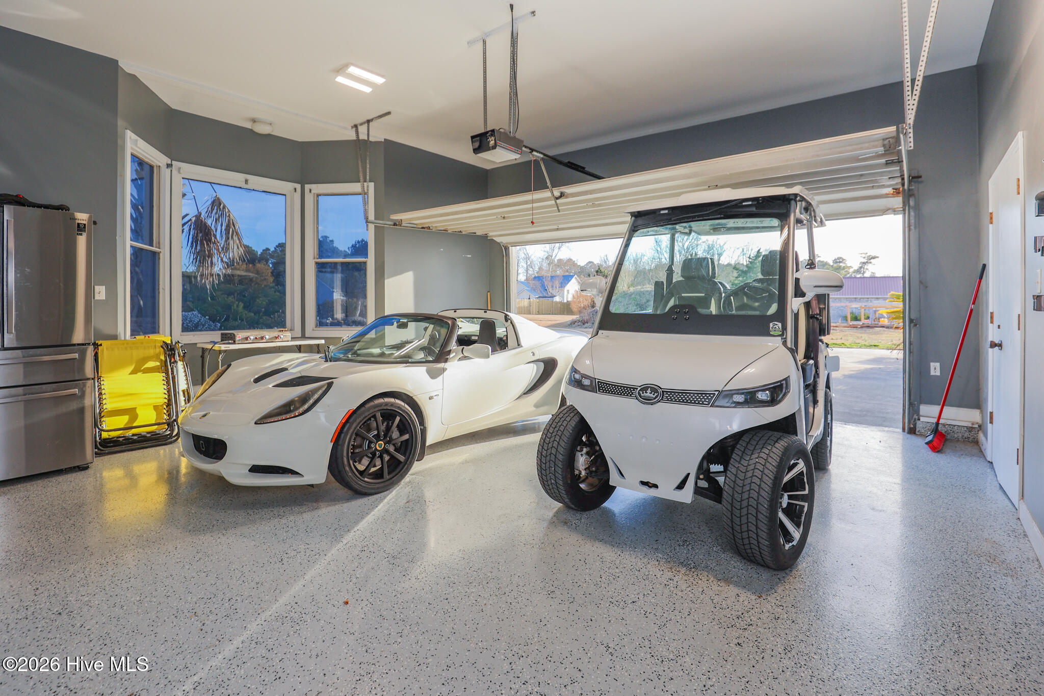 100556044 | Photo 61