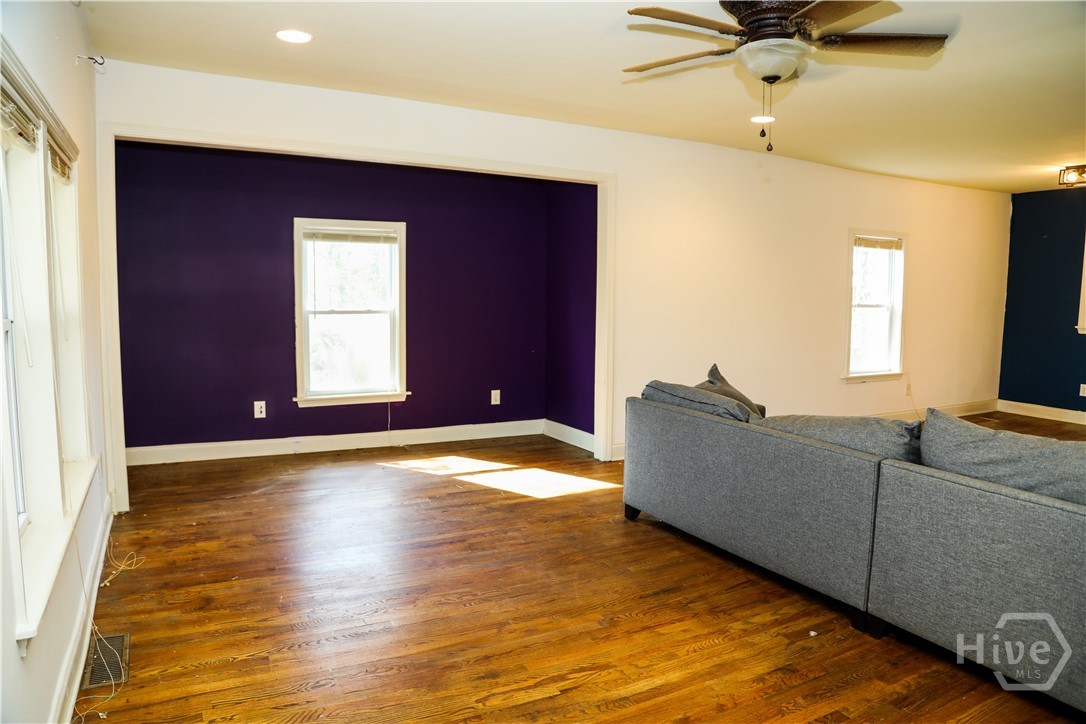 1398 Hancock Avenue W