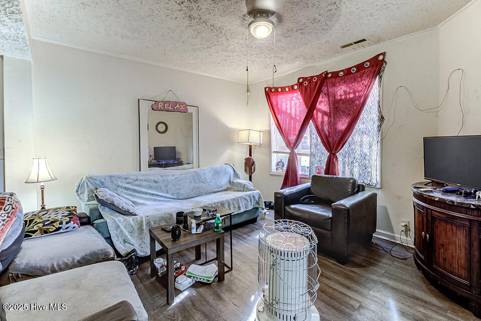 100541368 | Photo 15