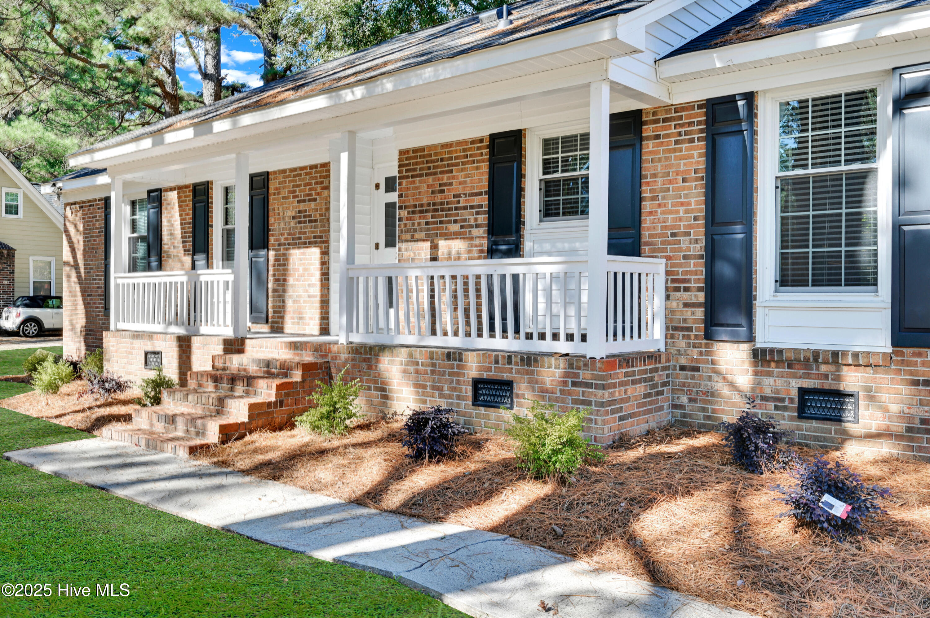 Homes for sale in Greenville, NC | 220 Beth St, Greenville, NC 27858 | MLS# 100538092