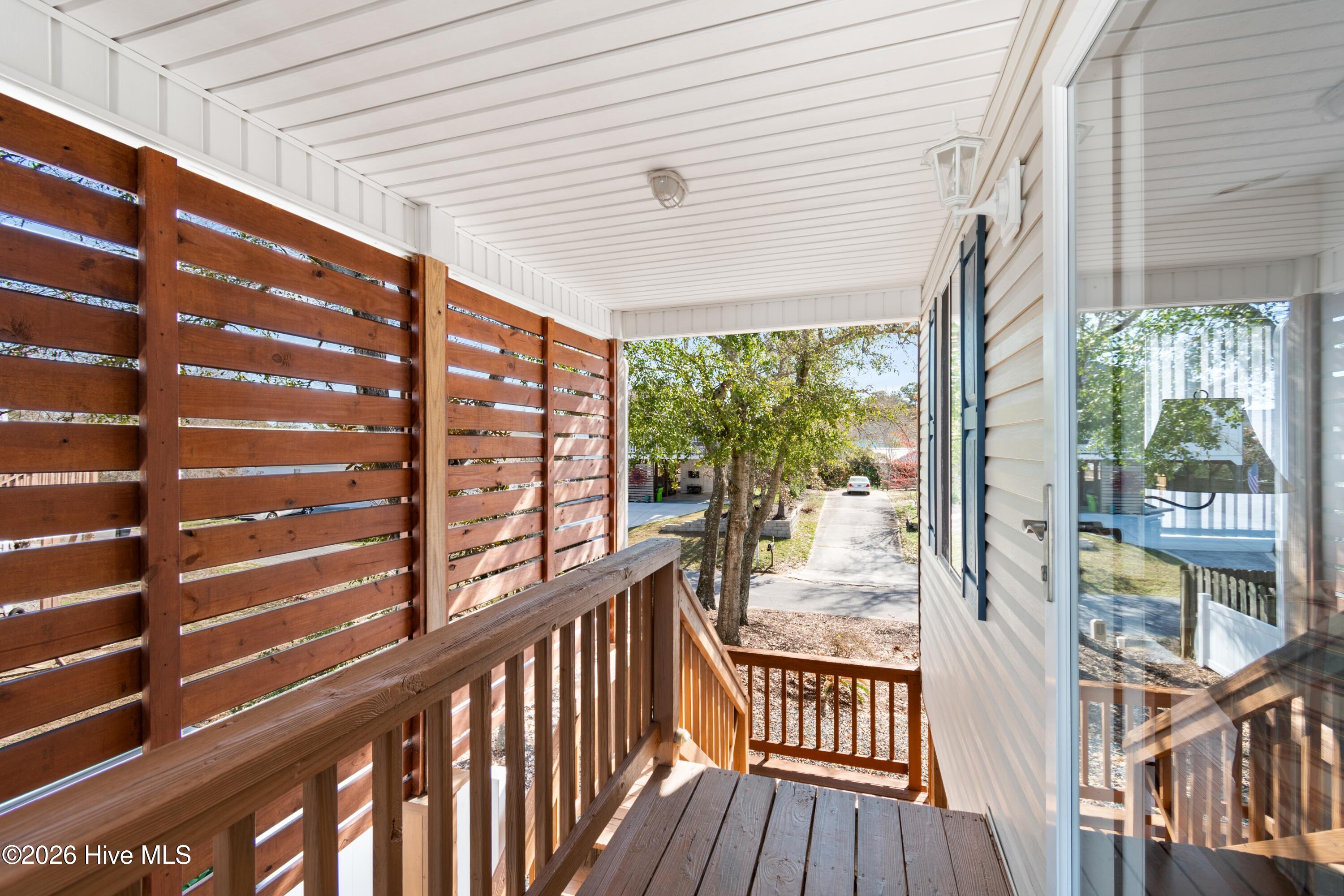 100561293 | Photo 28