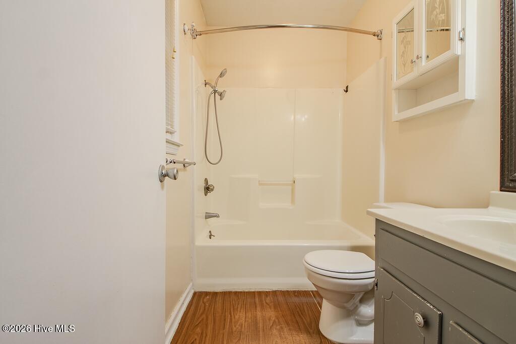 100536821 | Photo 23