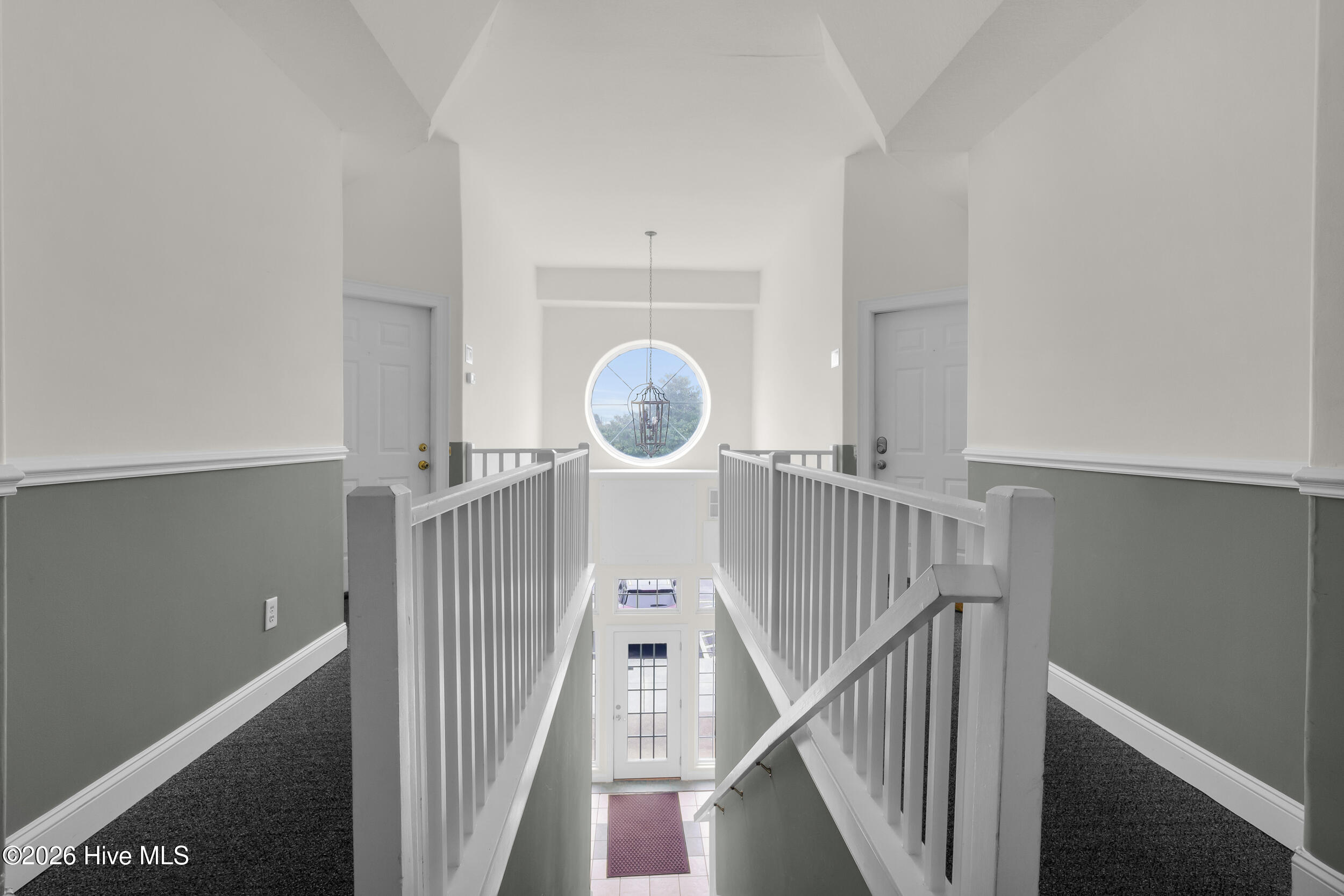 100557933 | Photo 37