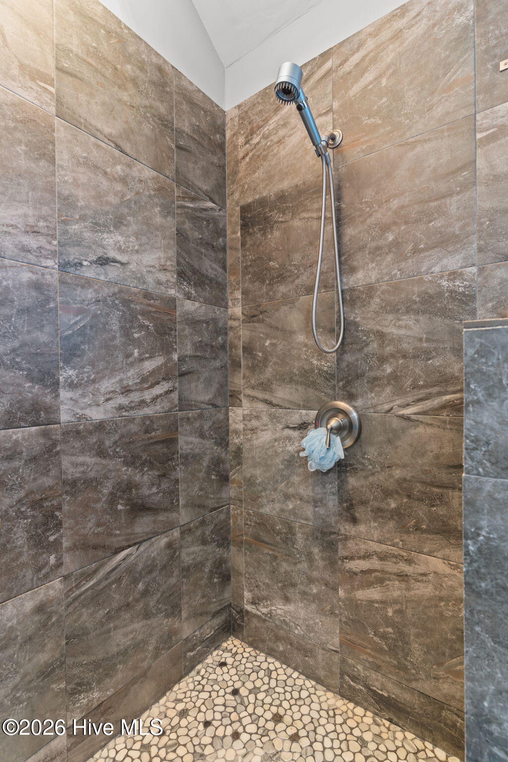 100564590 | Photo 28