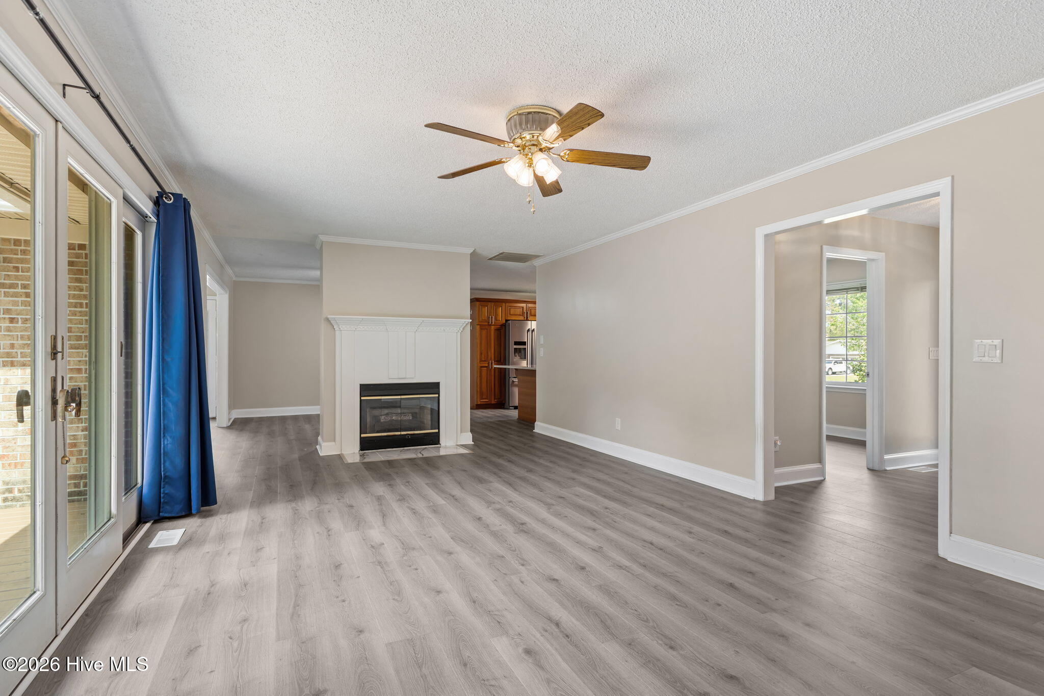 100566474 | Photo 29