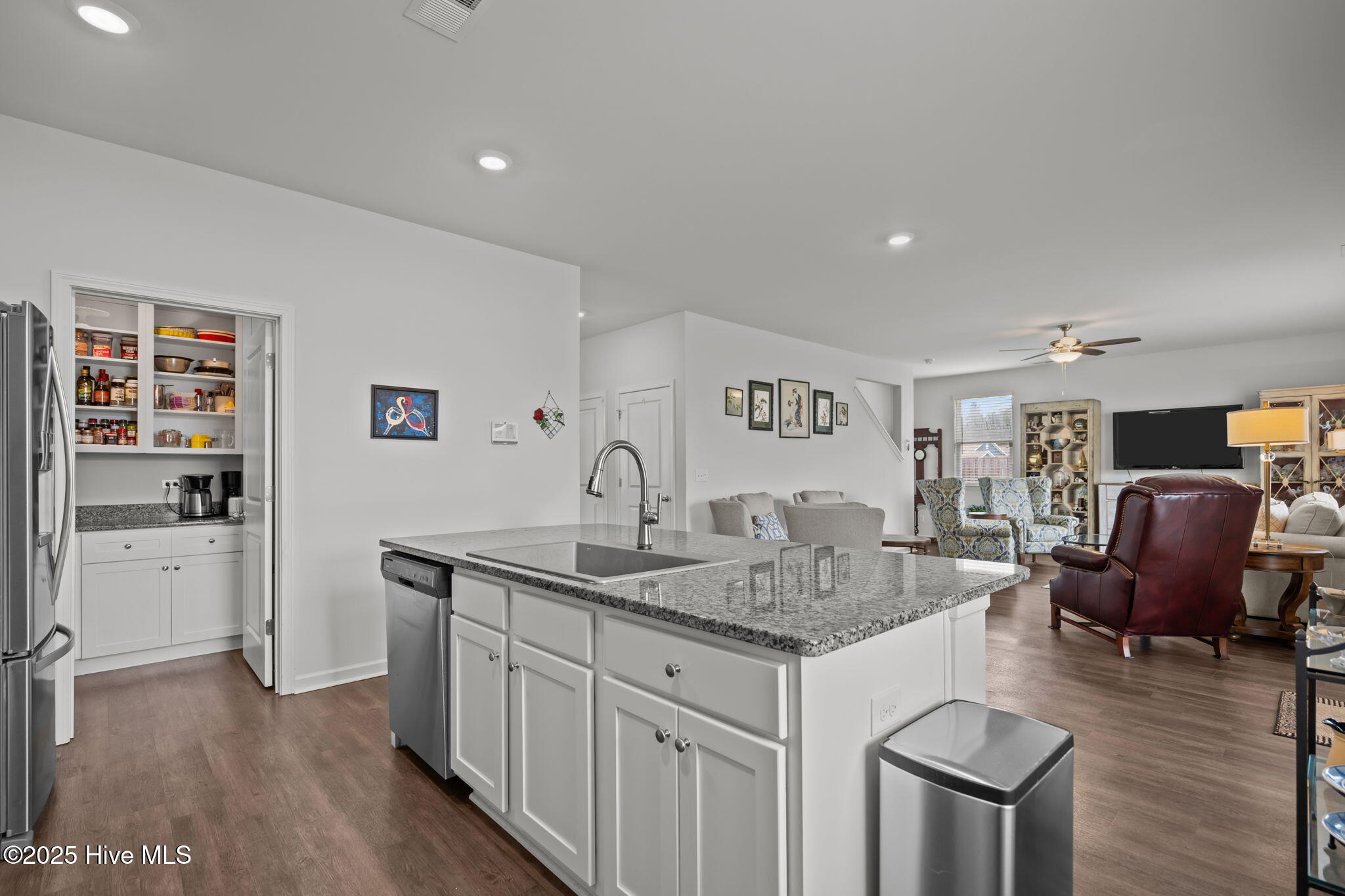 100532297 | Photo 13