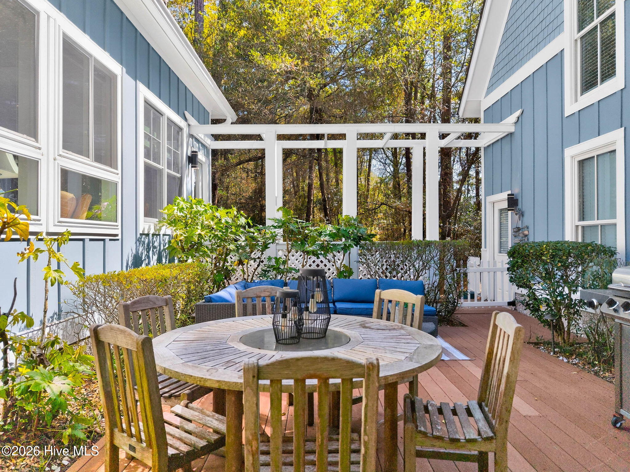 100564993 | Photo 44