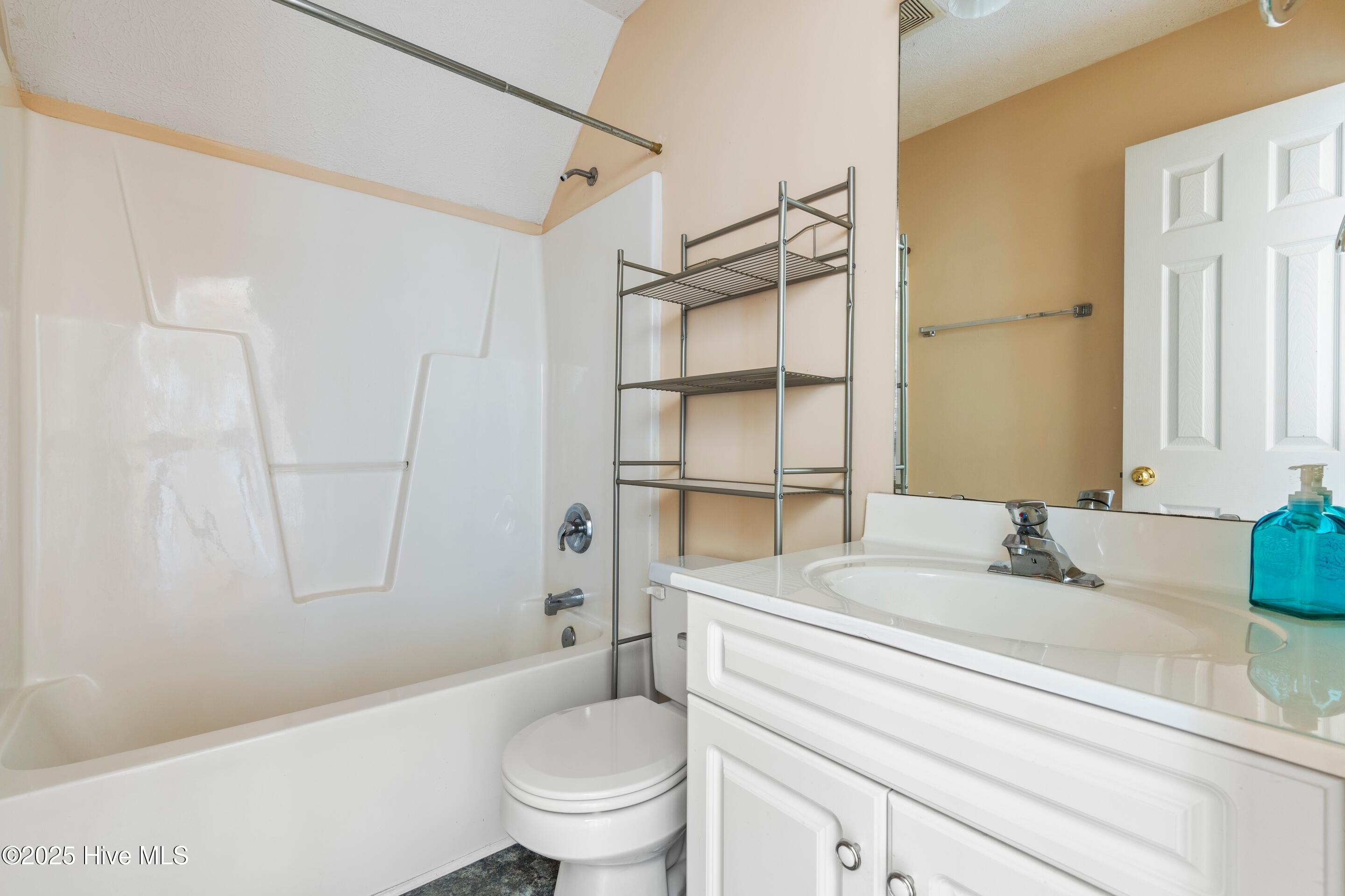 100536584 | Photo 27