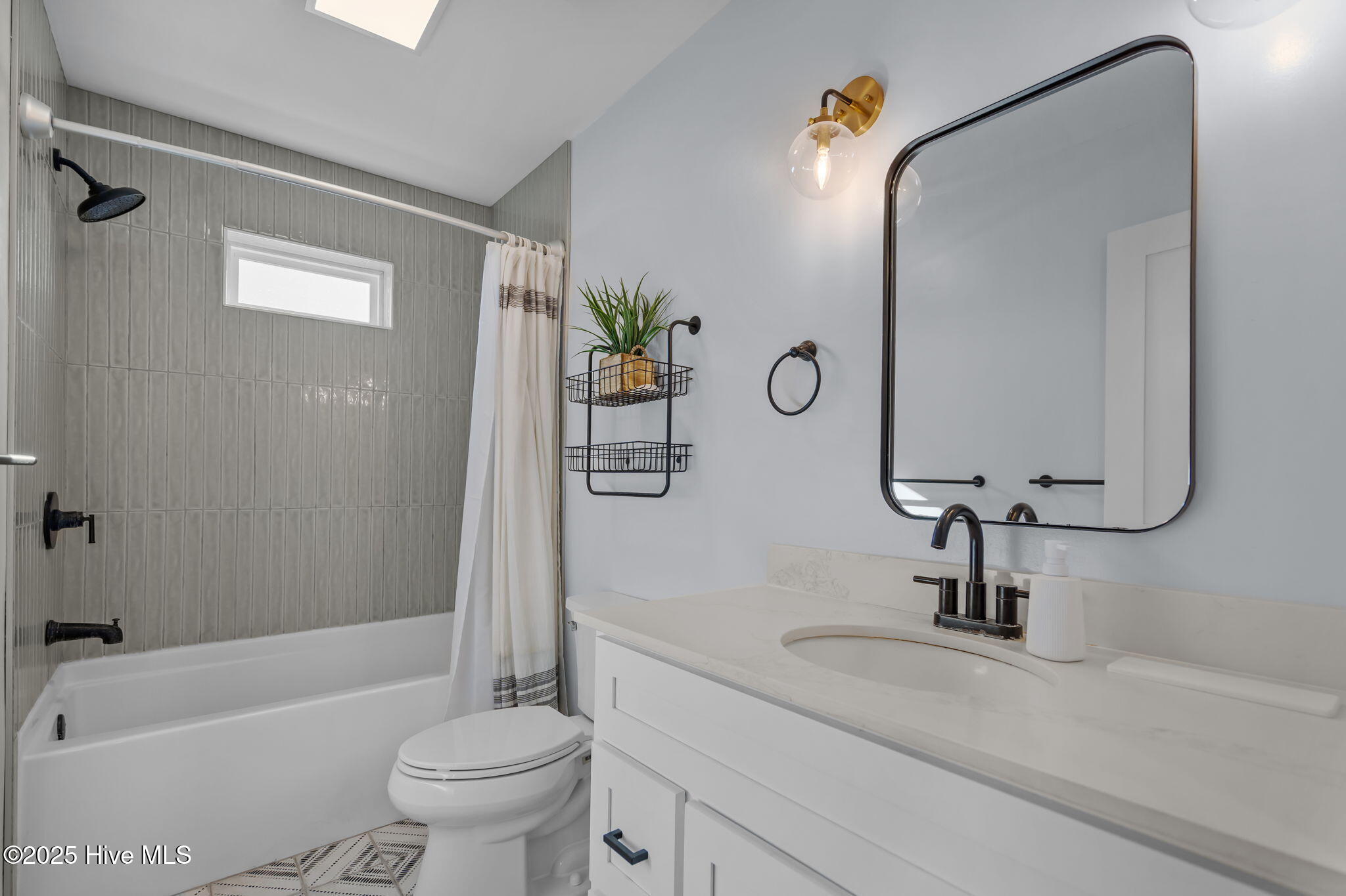 100541863 | Photo 21