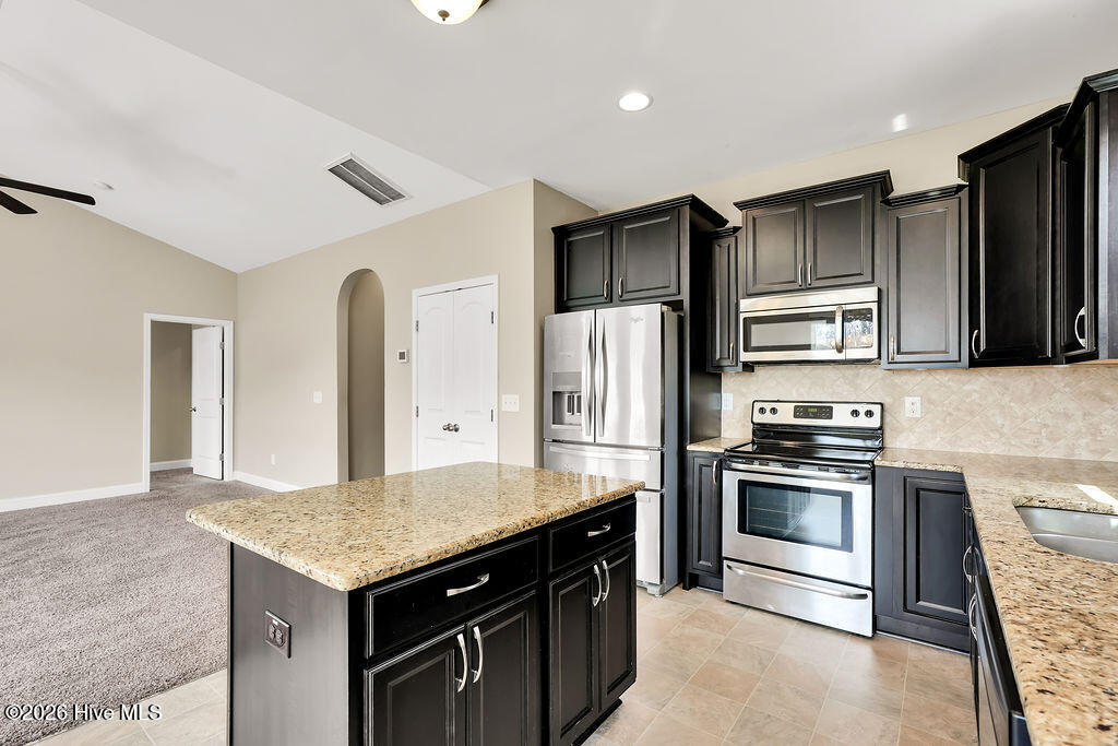 100564928 | Photo 17