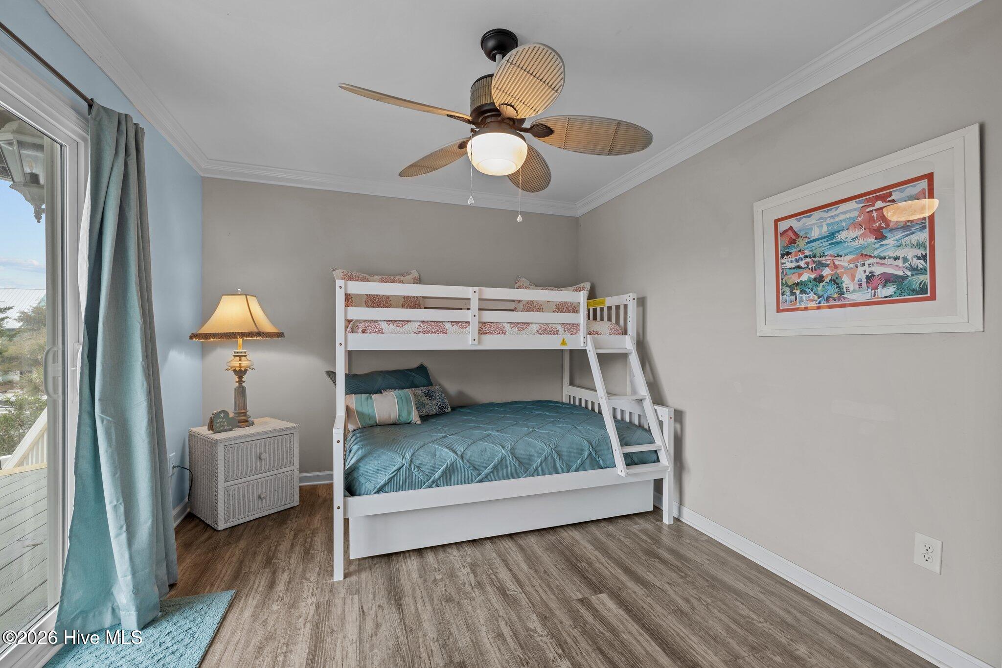 100565802 | Photo 12