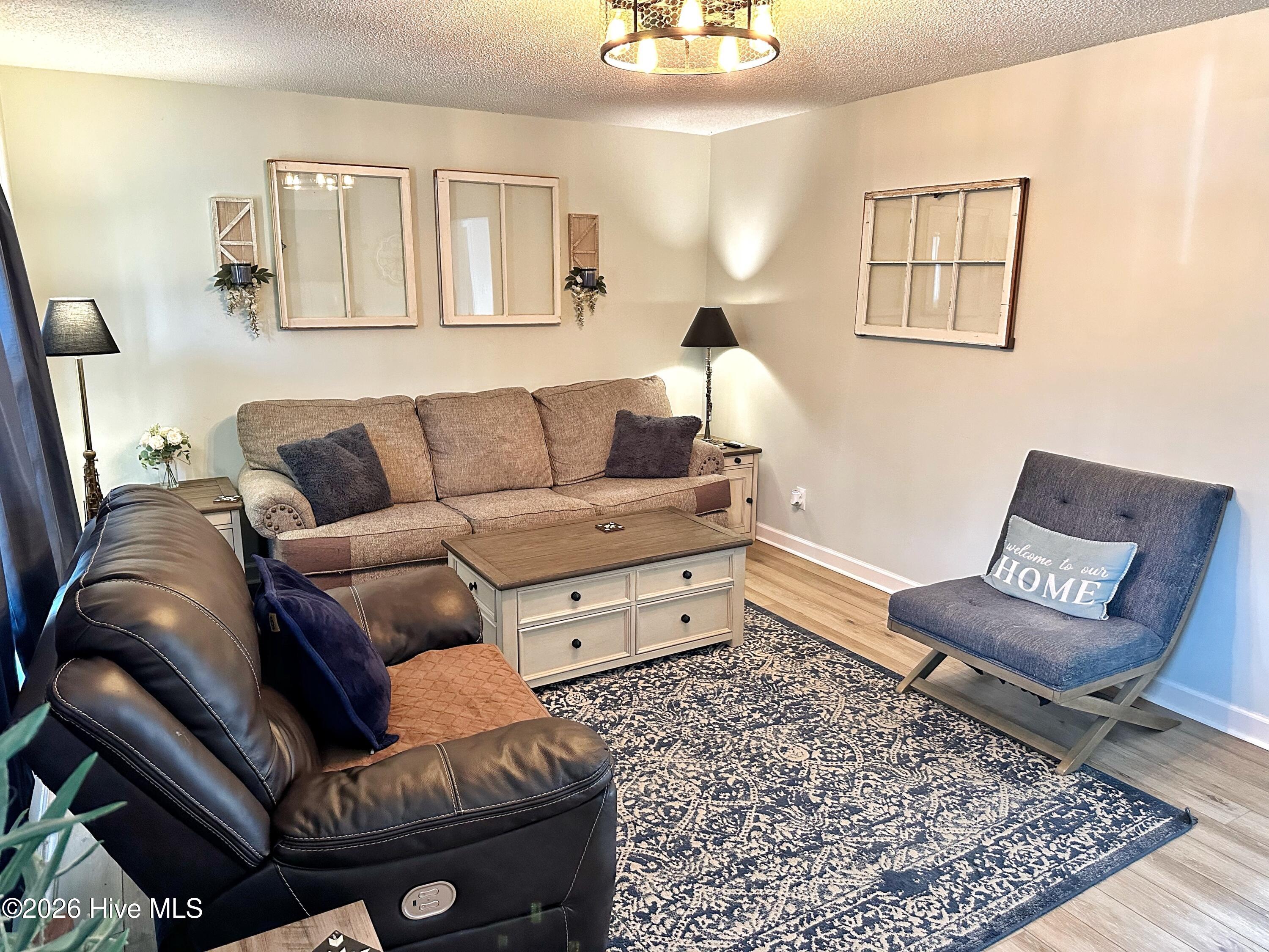 100559040 | Photo 32