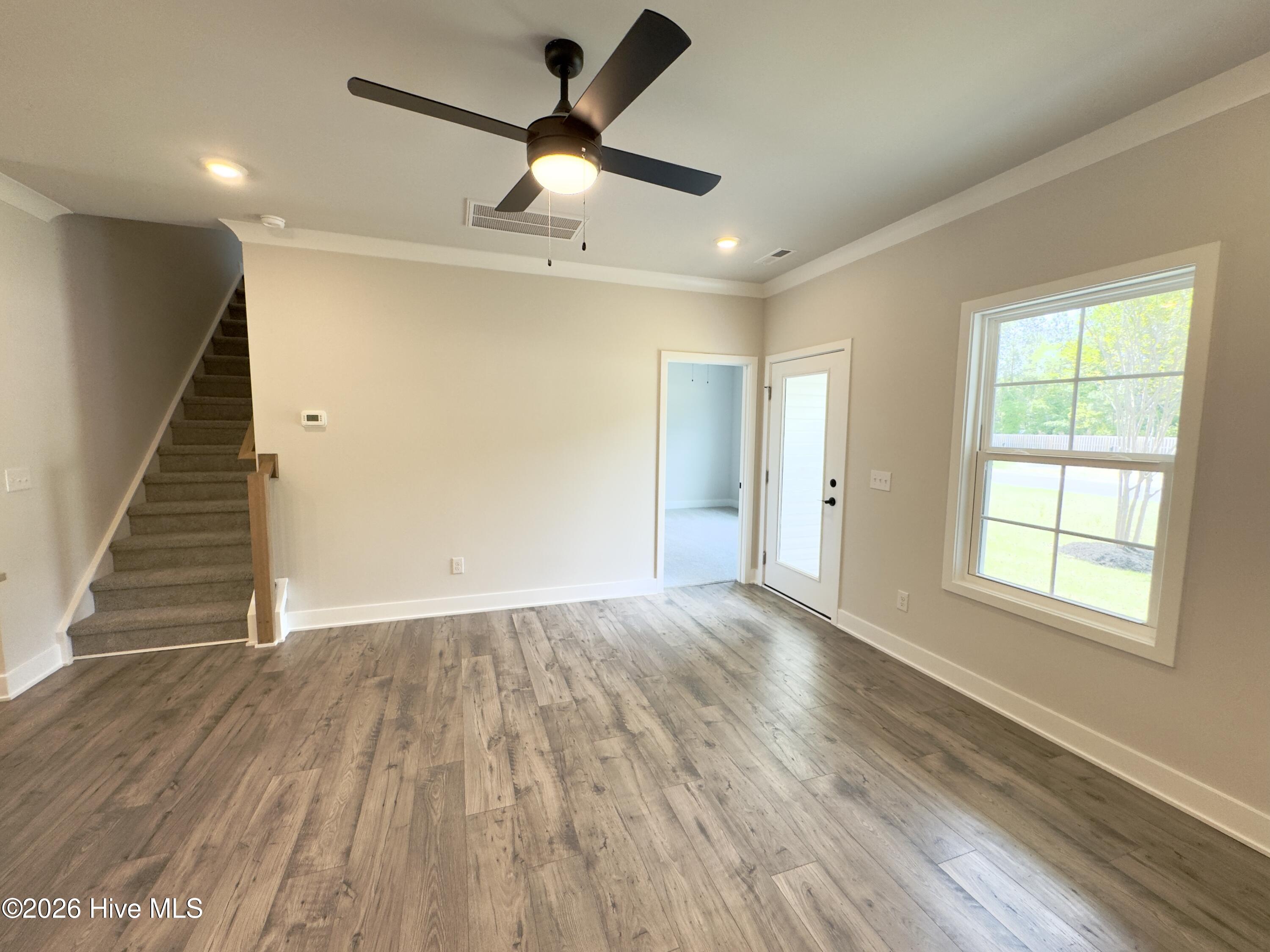 100546267 | Photo 12