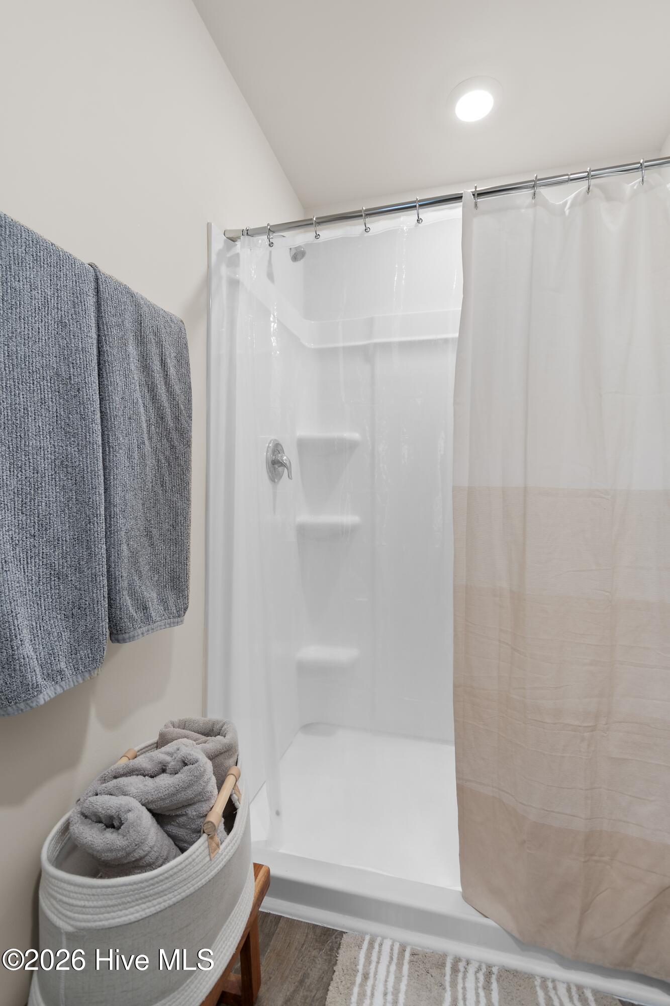 100549910 | Photo 27