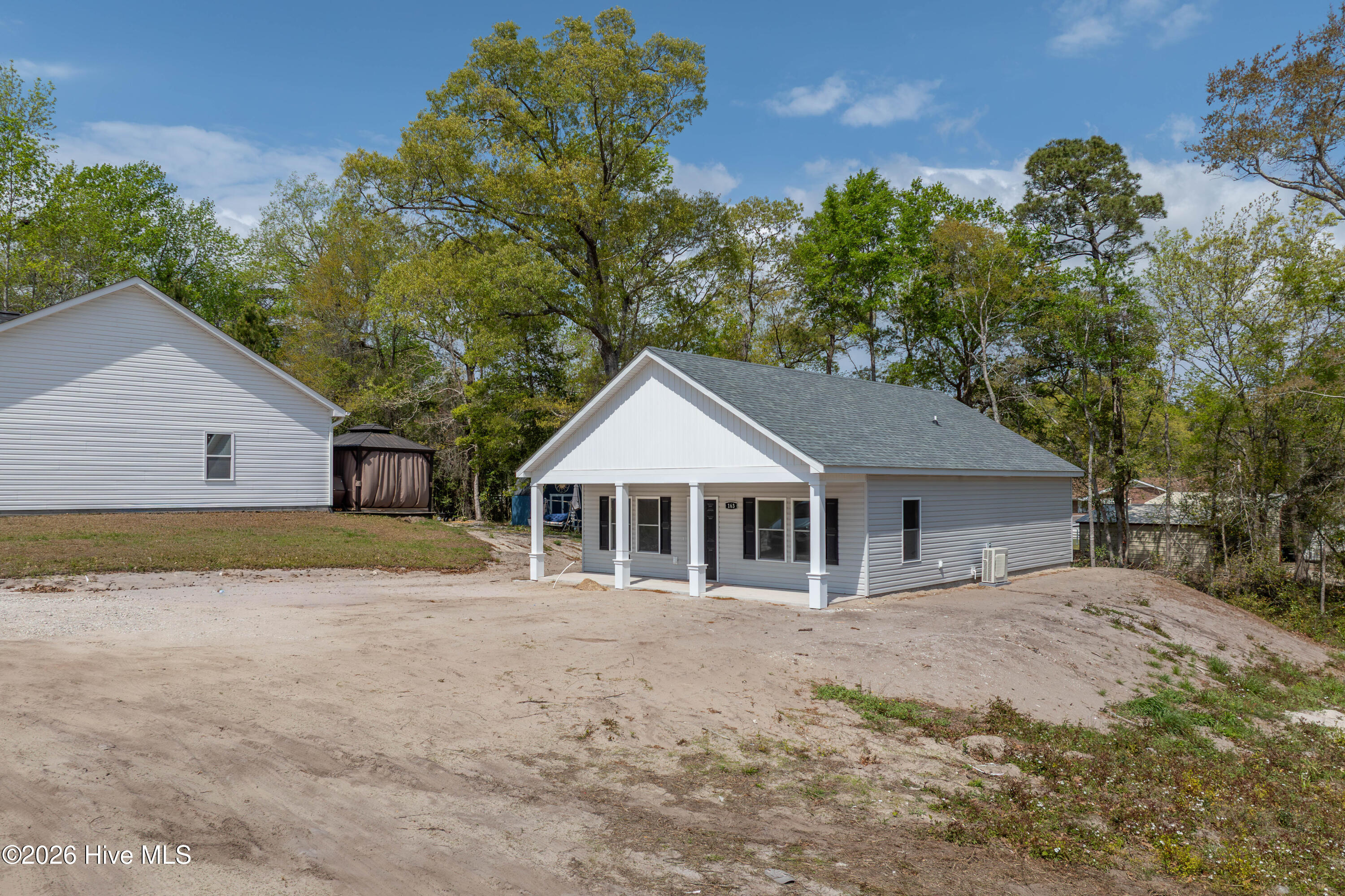 100563323 | Photo 26