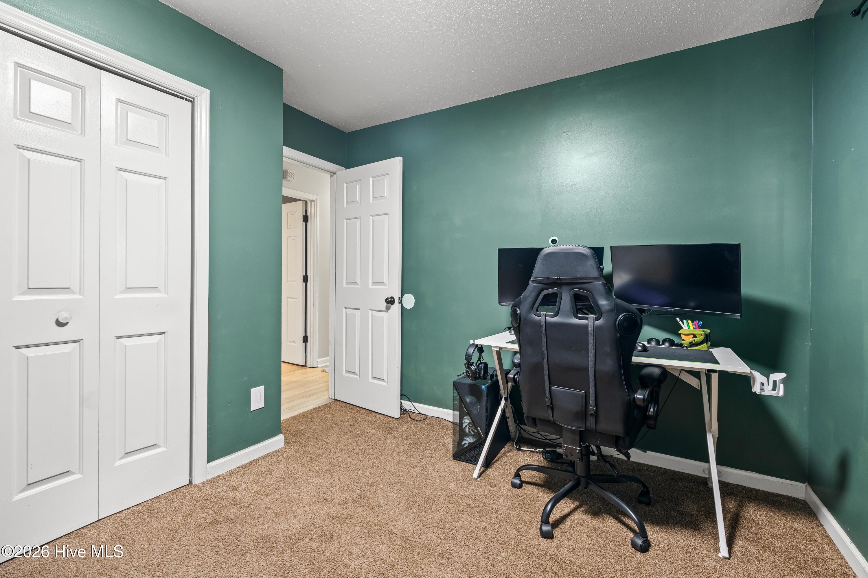 100558142 | Photo 11