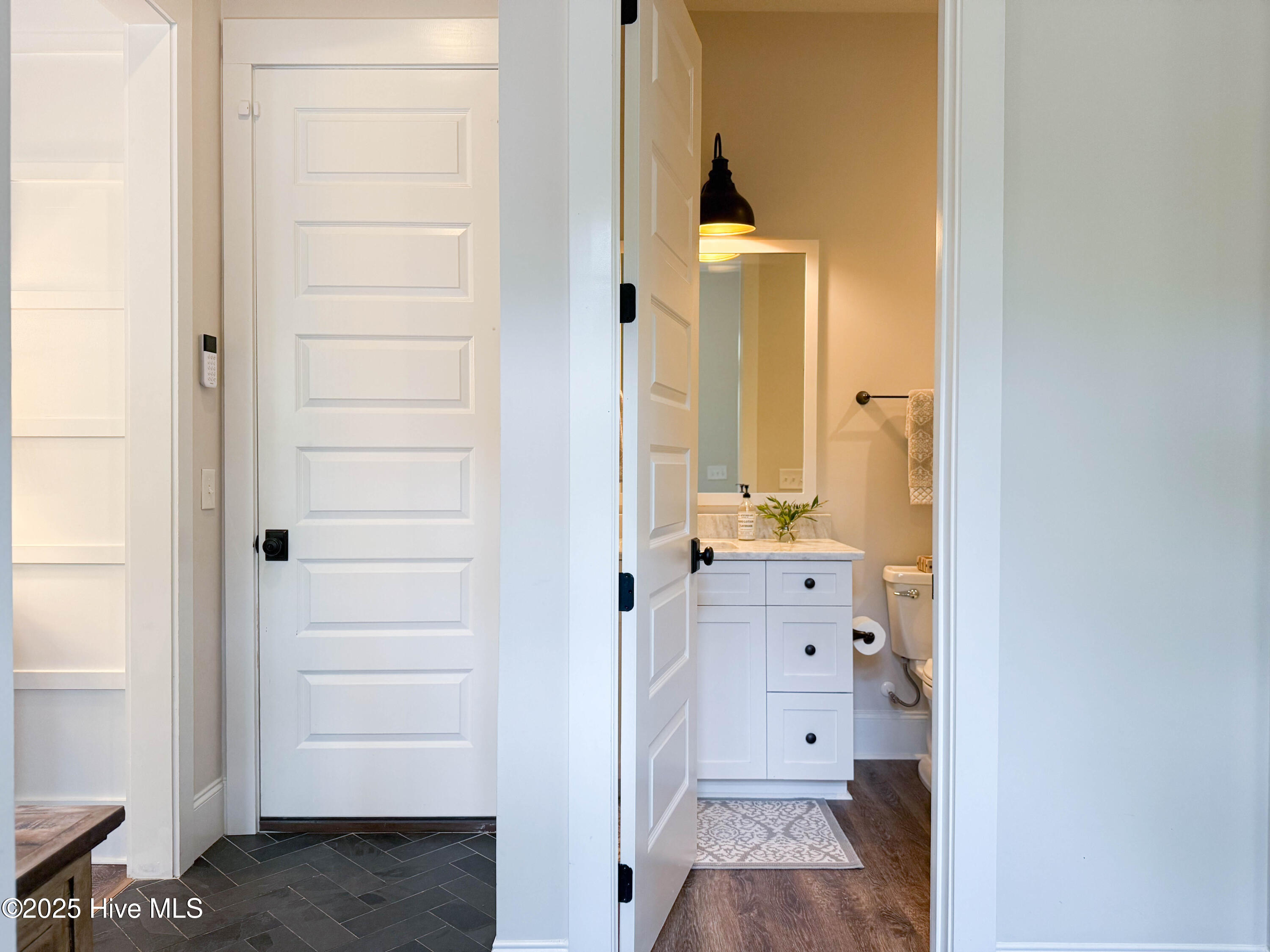 100556308 | Photo 81