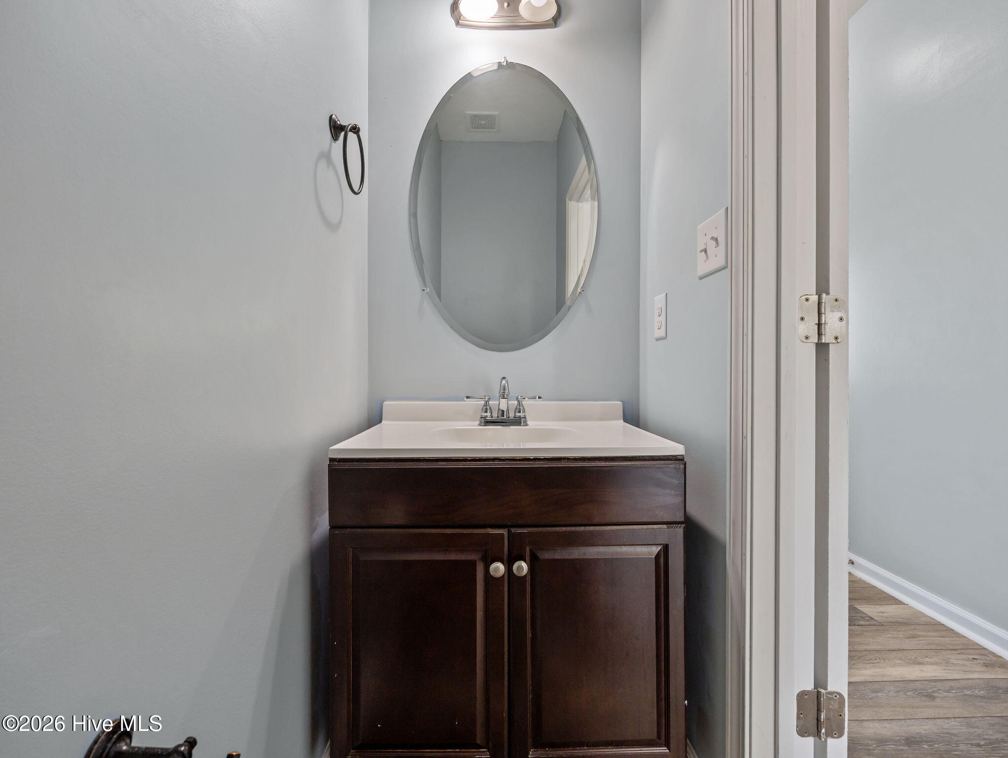 100568033 | Photo 26