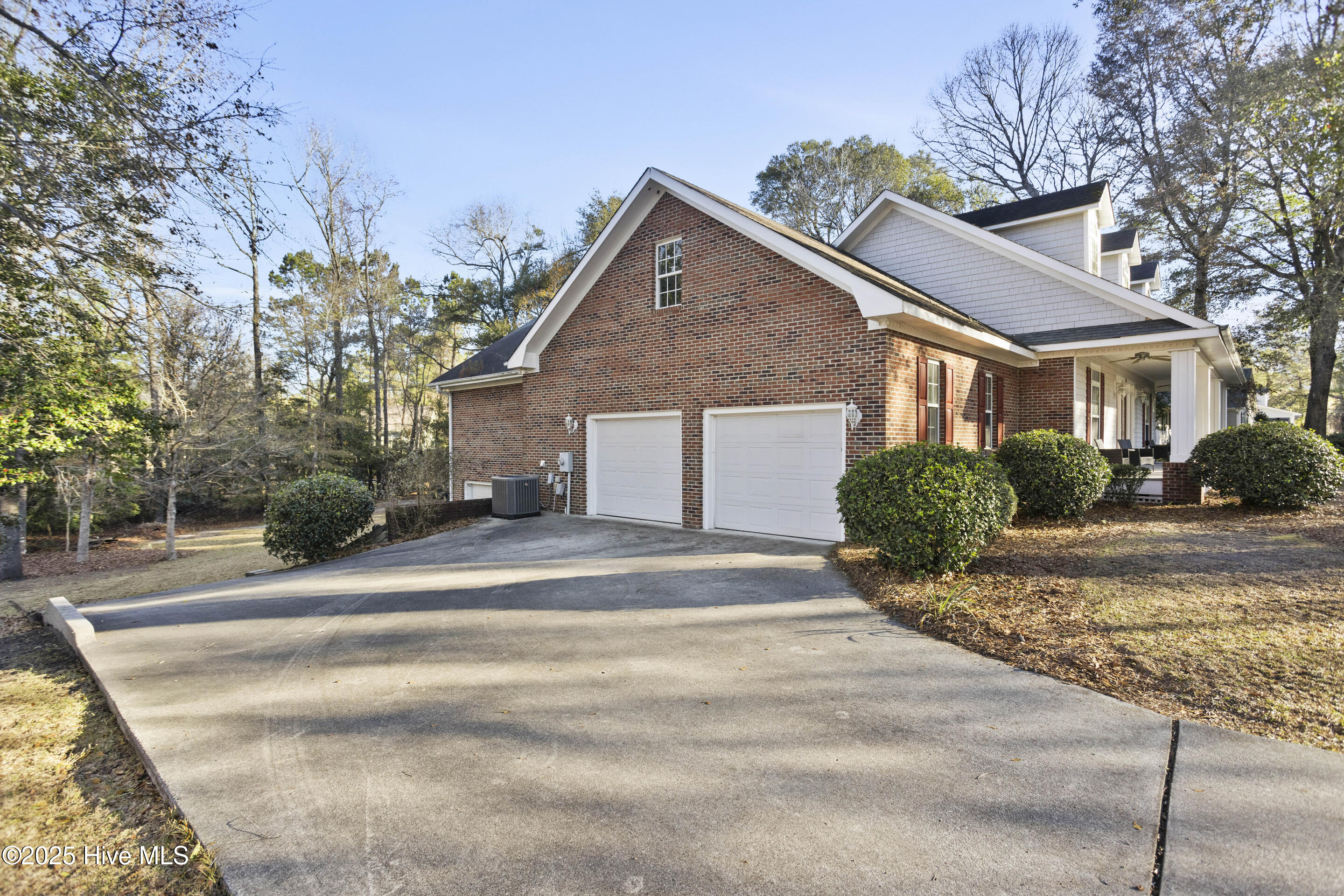 100550933 | Photo 39