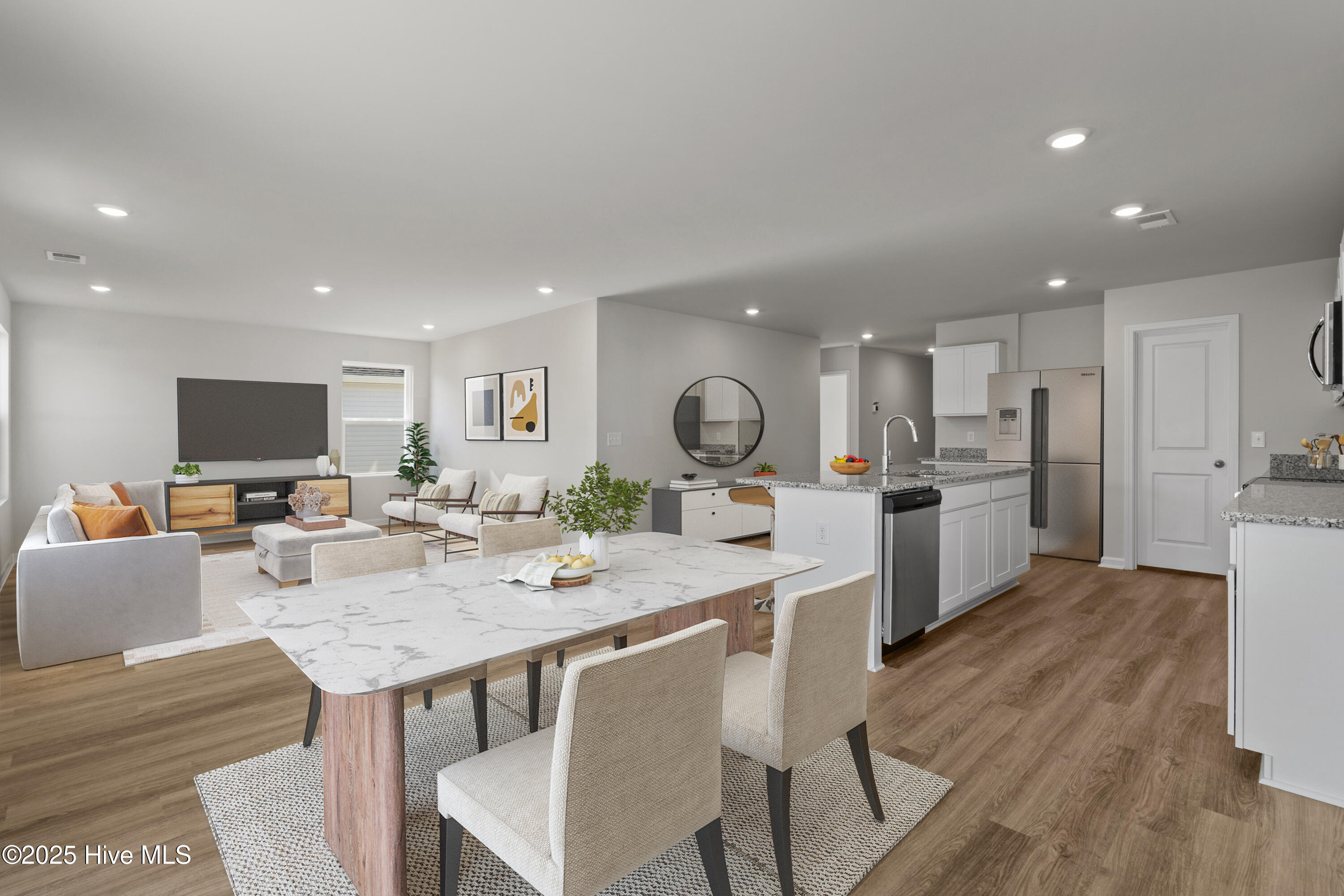 100528315 | Photo 15