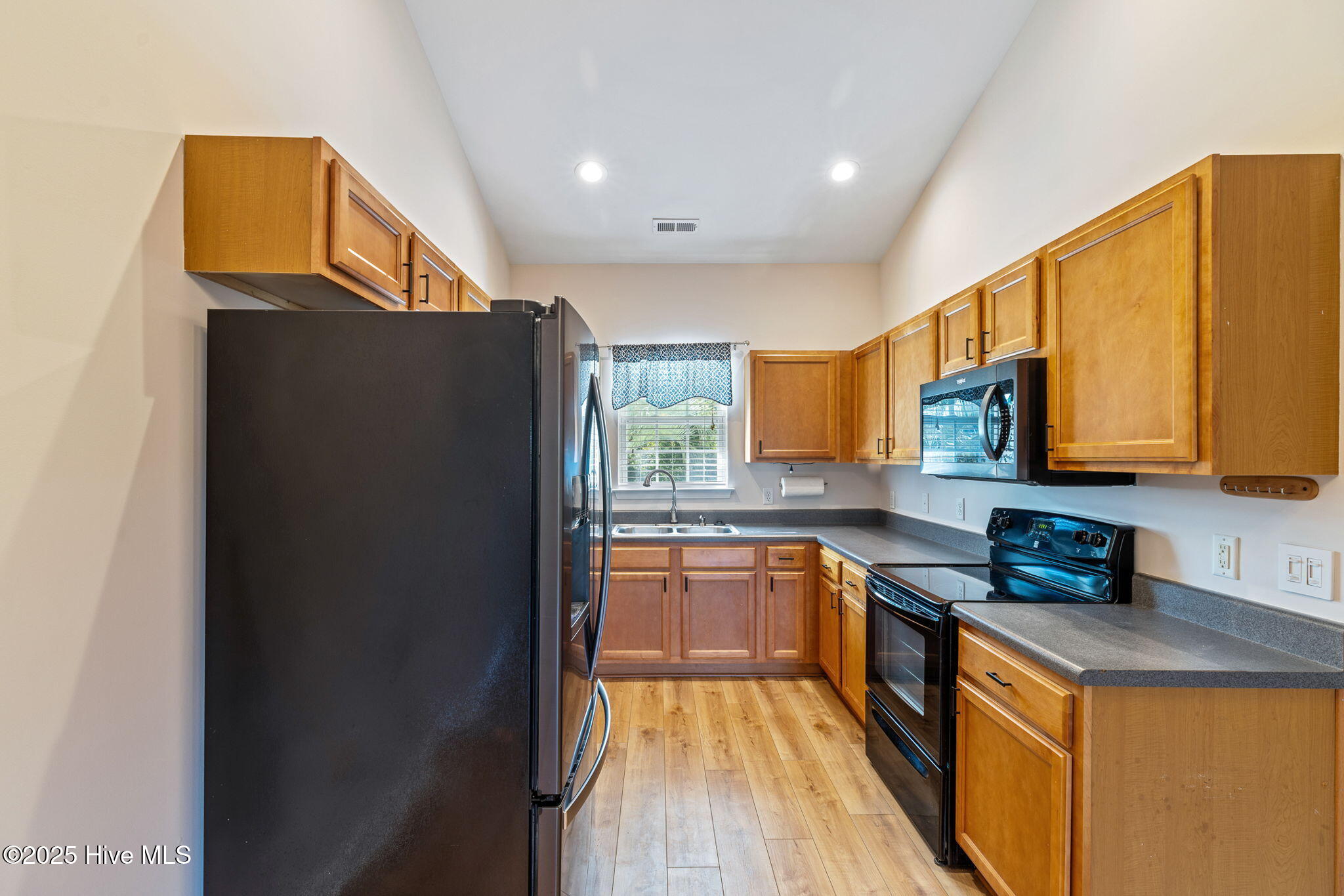 100542041 | Photo 11