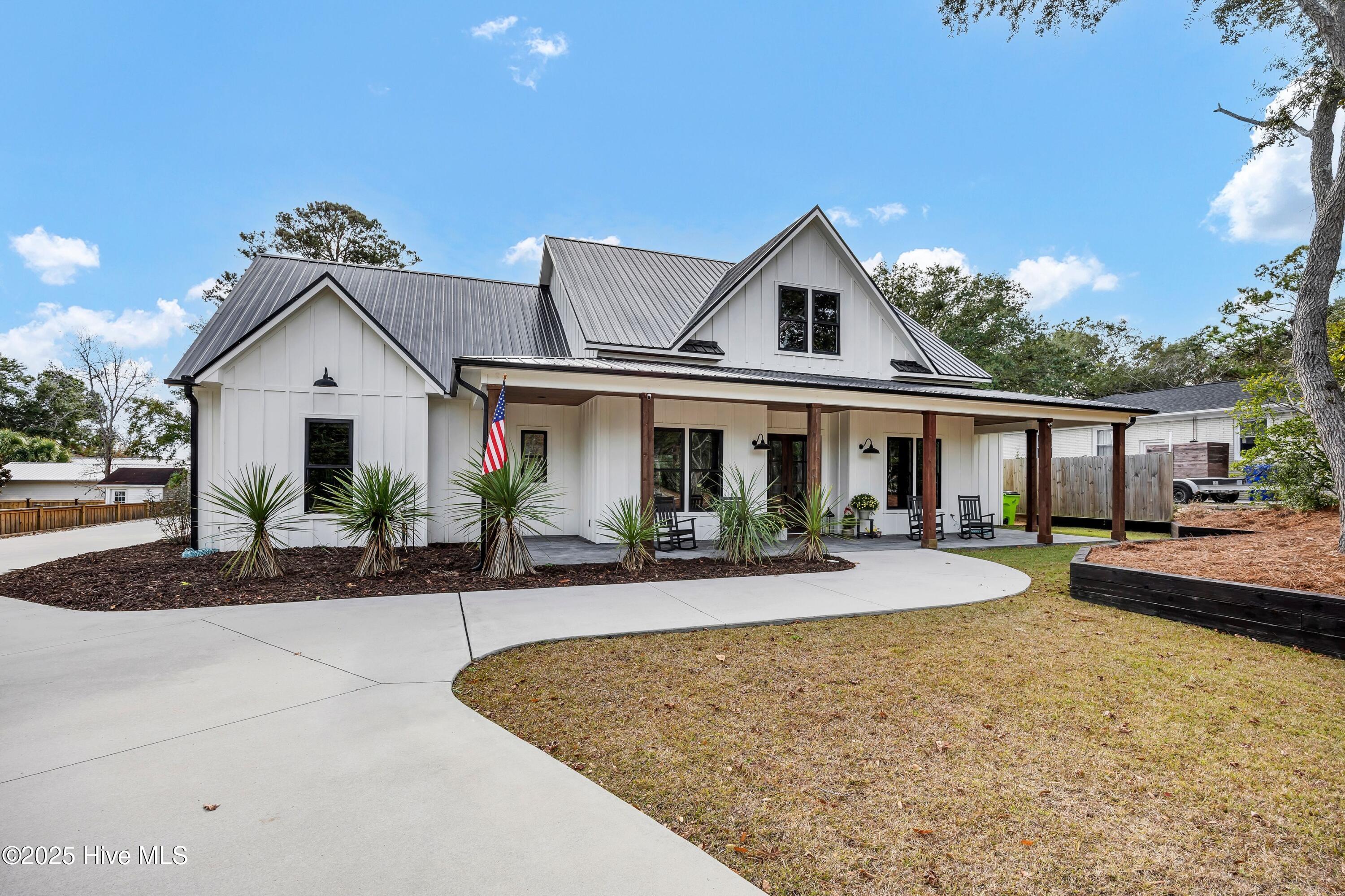 100543127 | Photo 62