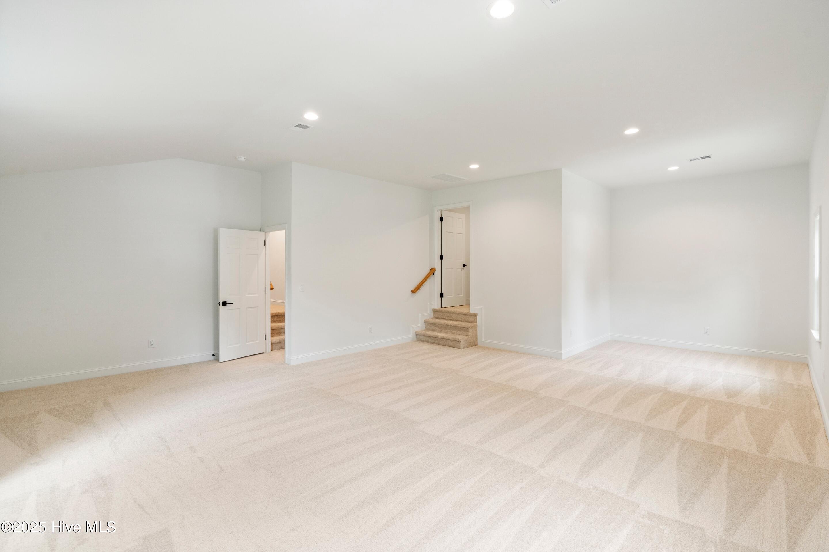 100530260 | Photo 28