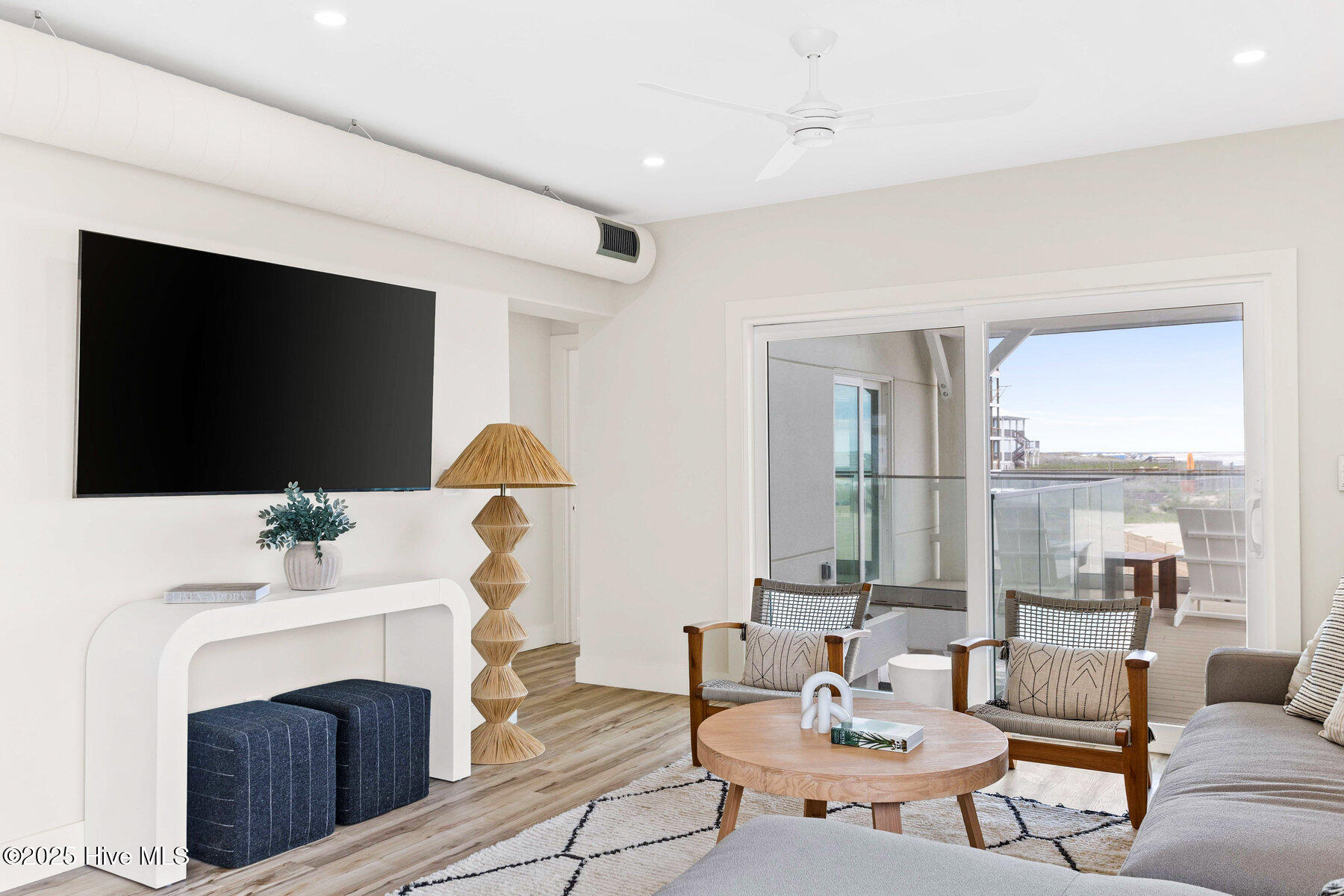 100523204 | Photo 15