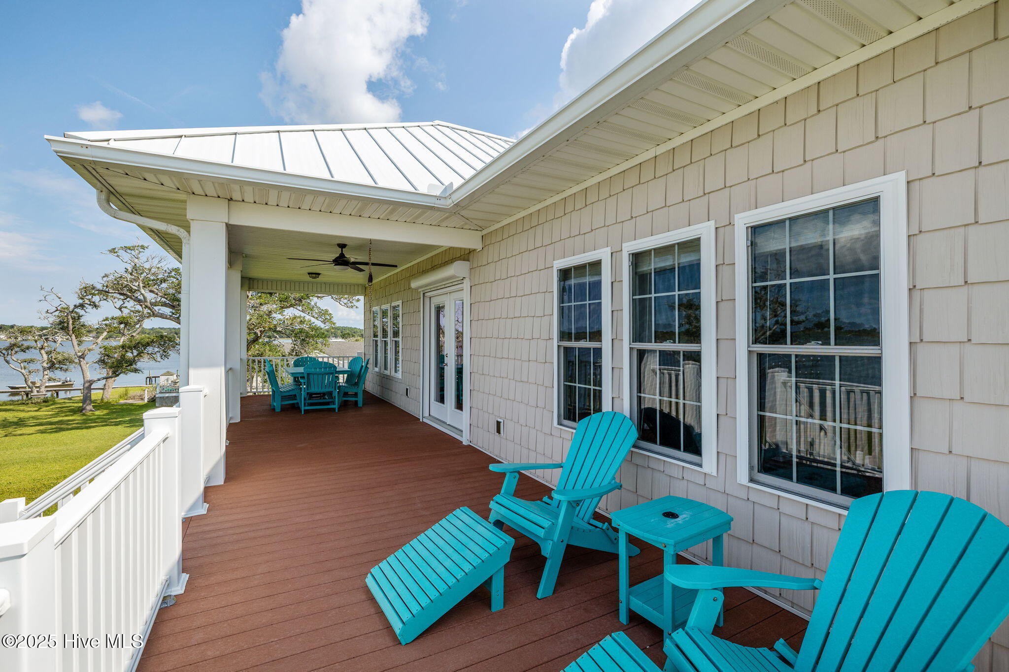 429 Live Oak Road,Newport