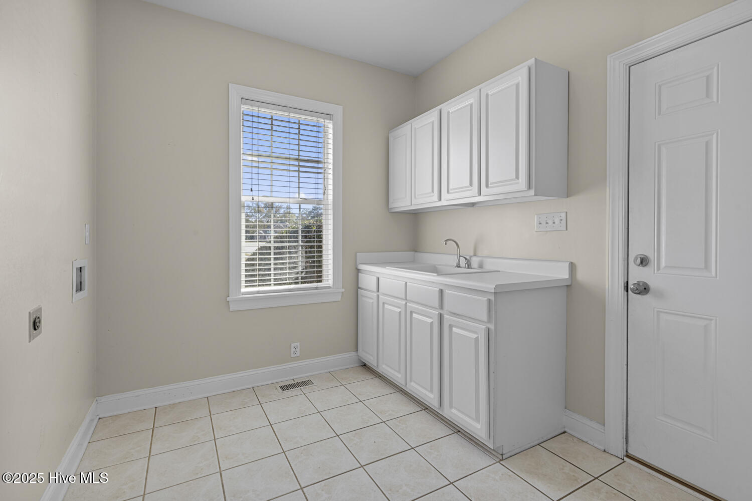 300 Drayton Hall, Jacksonville, NC 28540 – photo 23: drayton-23