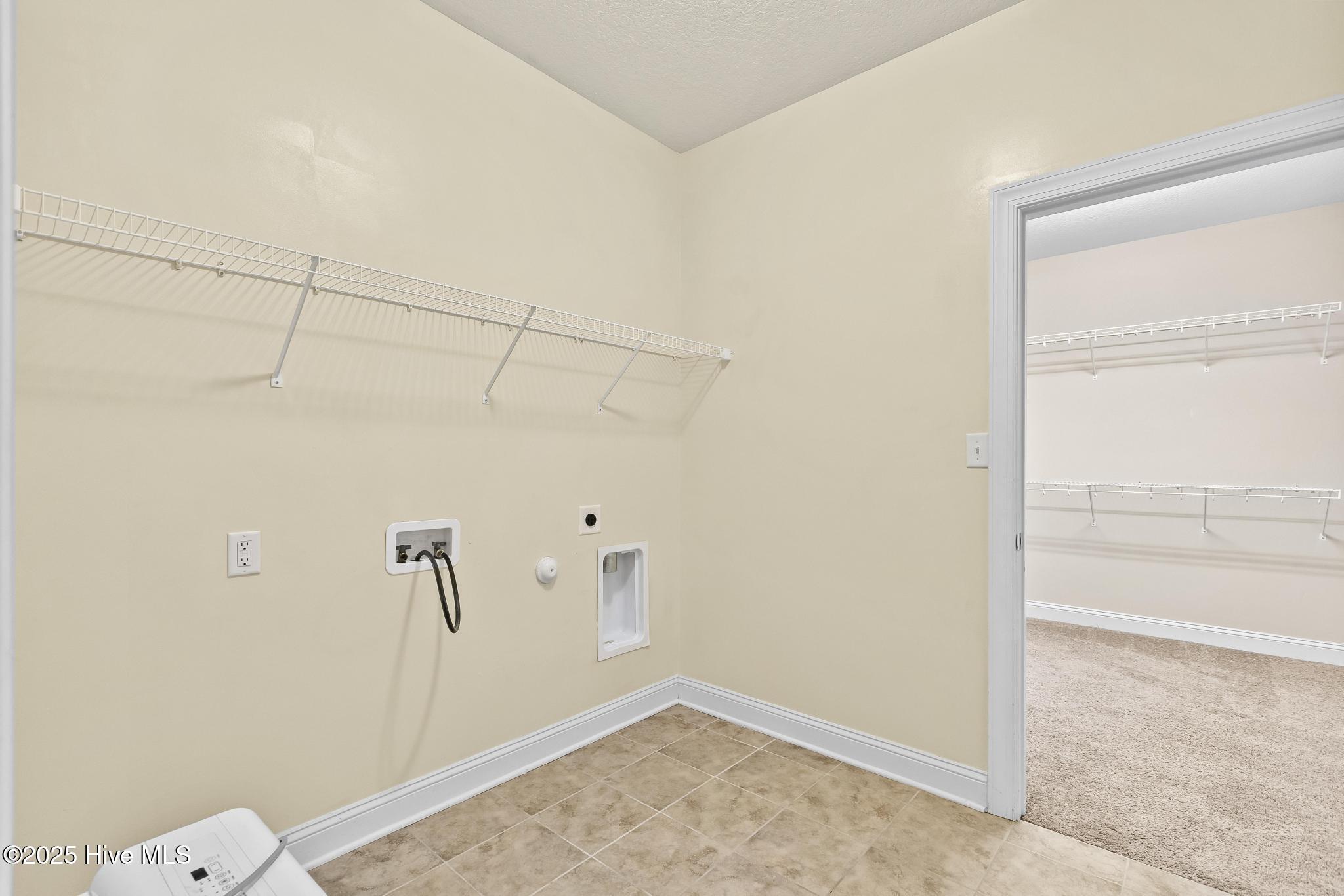 100536910 | Photo 22