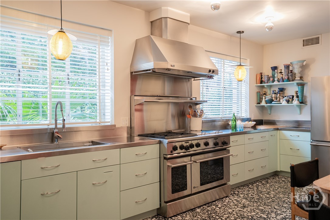102 E 45th Street, Savannah, GA 31405 Listing Photo  10