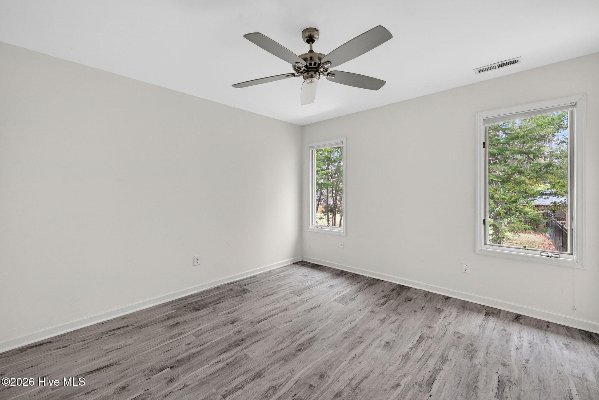 100556345 | Photo 41