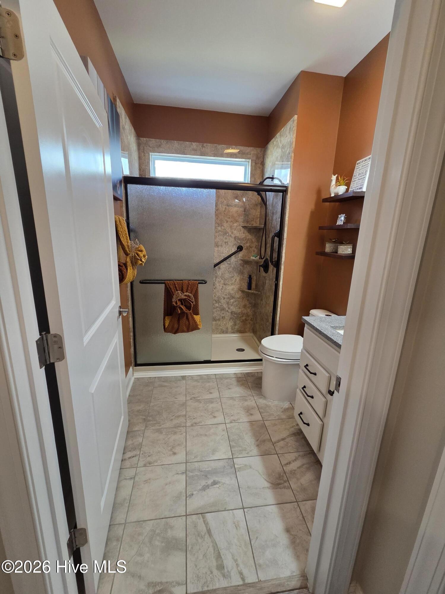 100566407 | Photo 34